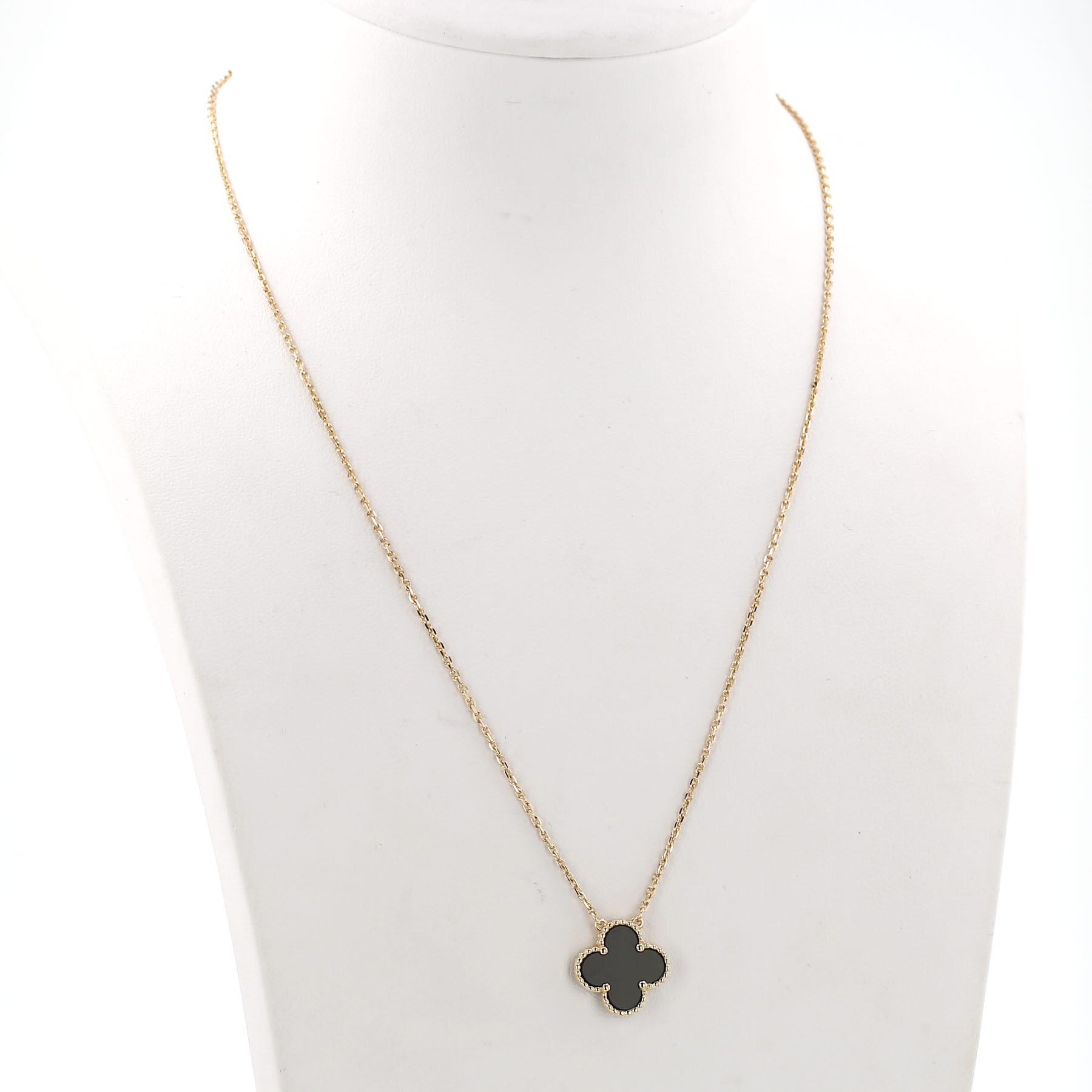 Van Cleef & Arpels Vintage Alhambra necklace in yellow gold and onyx
