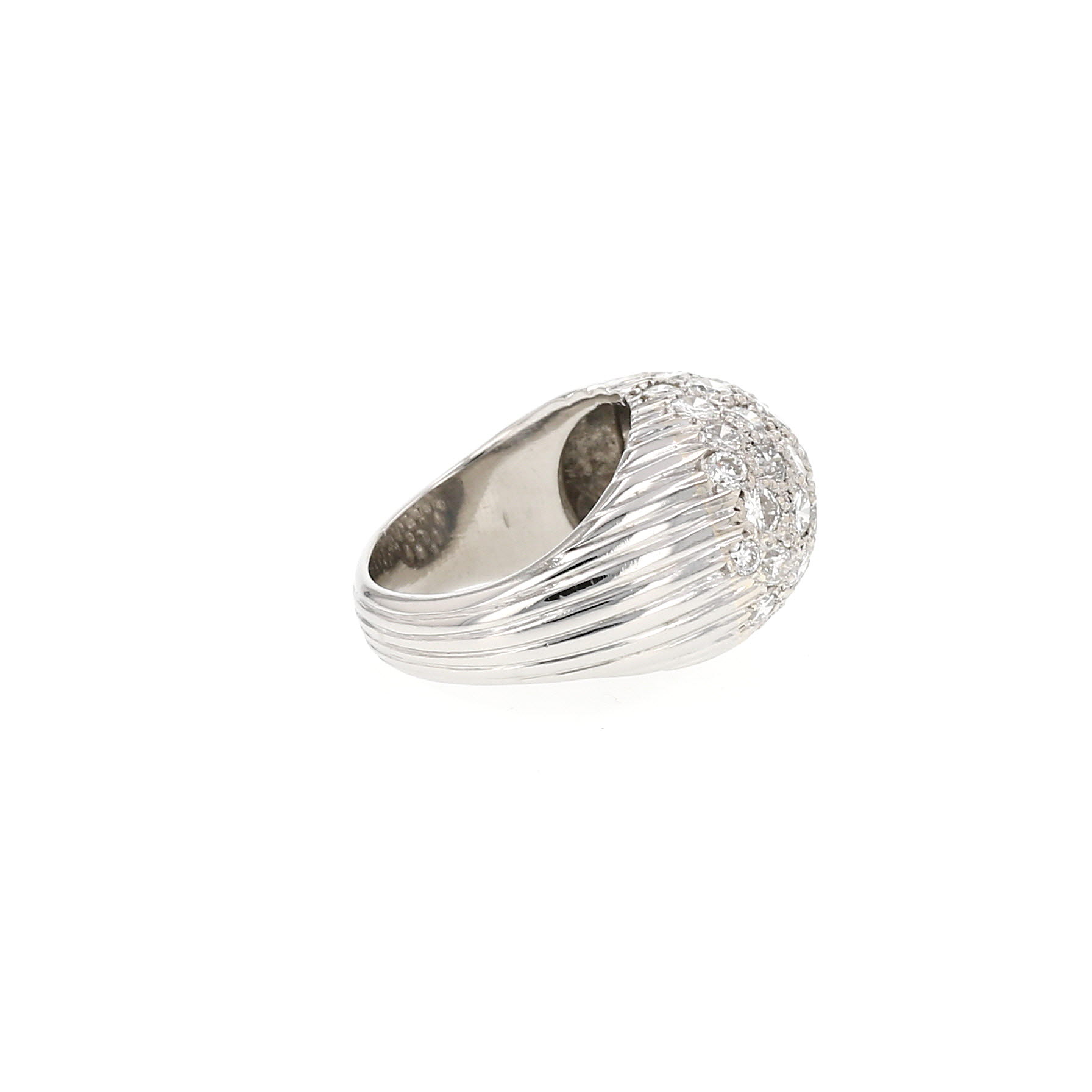 Vintage 1960's boule ring in platinium and diamonds