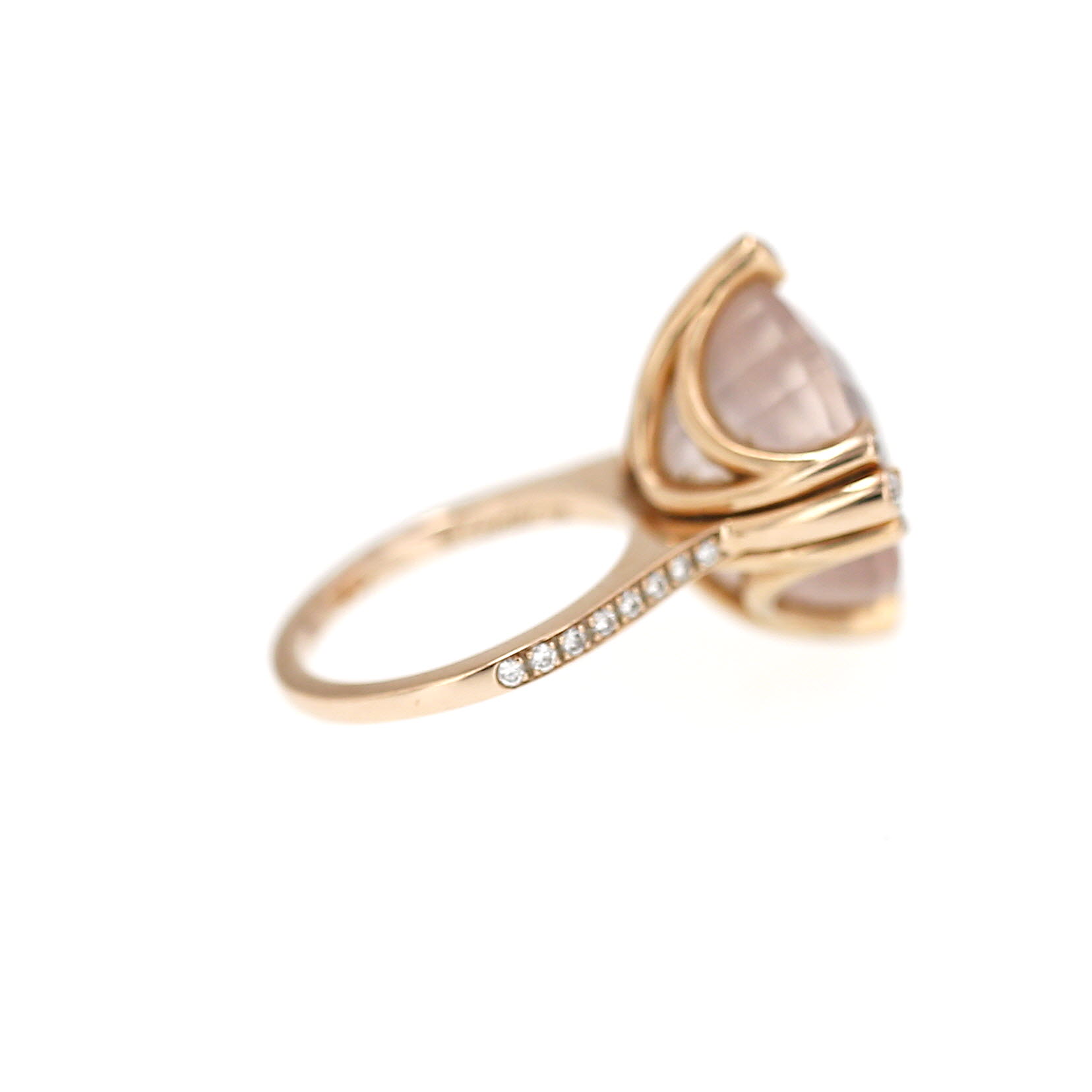 Sortija Cartier Inde Mystérieuse de oro rosa, diamantes y cuarzo rosa