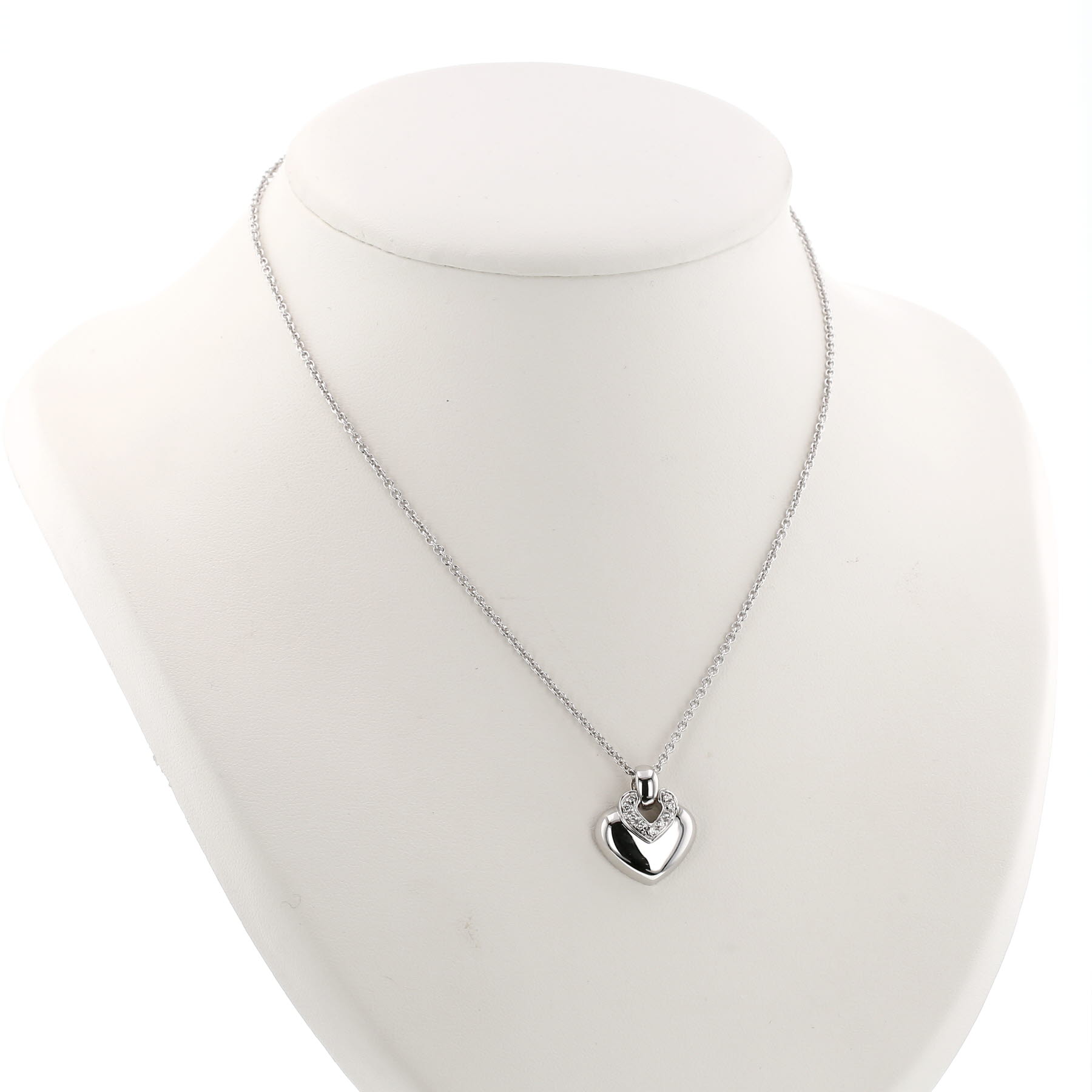 Bulgari Cuore necklace in white gold and diamonds