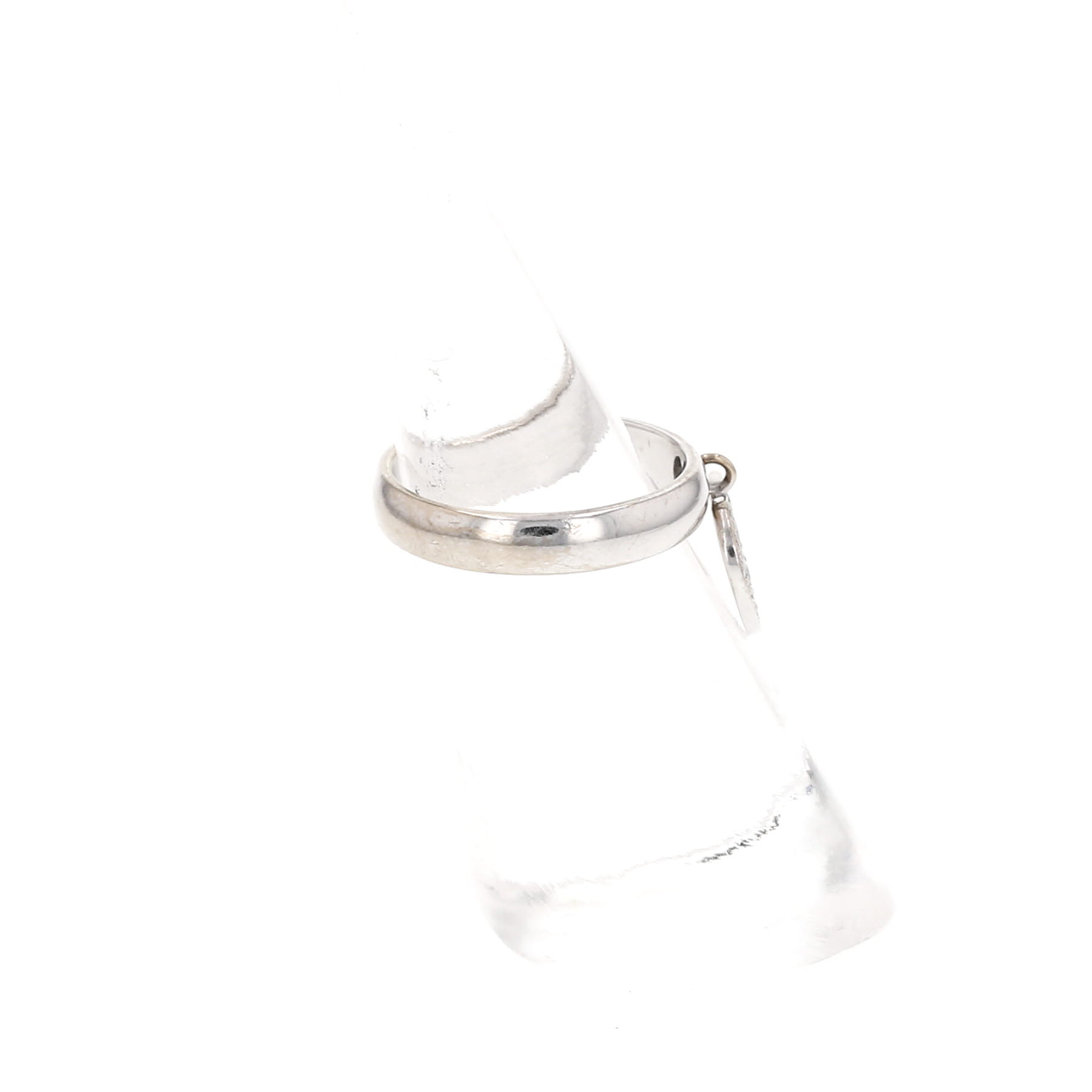 Anello Poiray Coeur Secret in oro bianco e diamanti