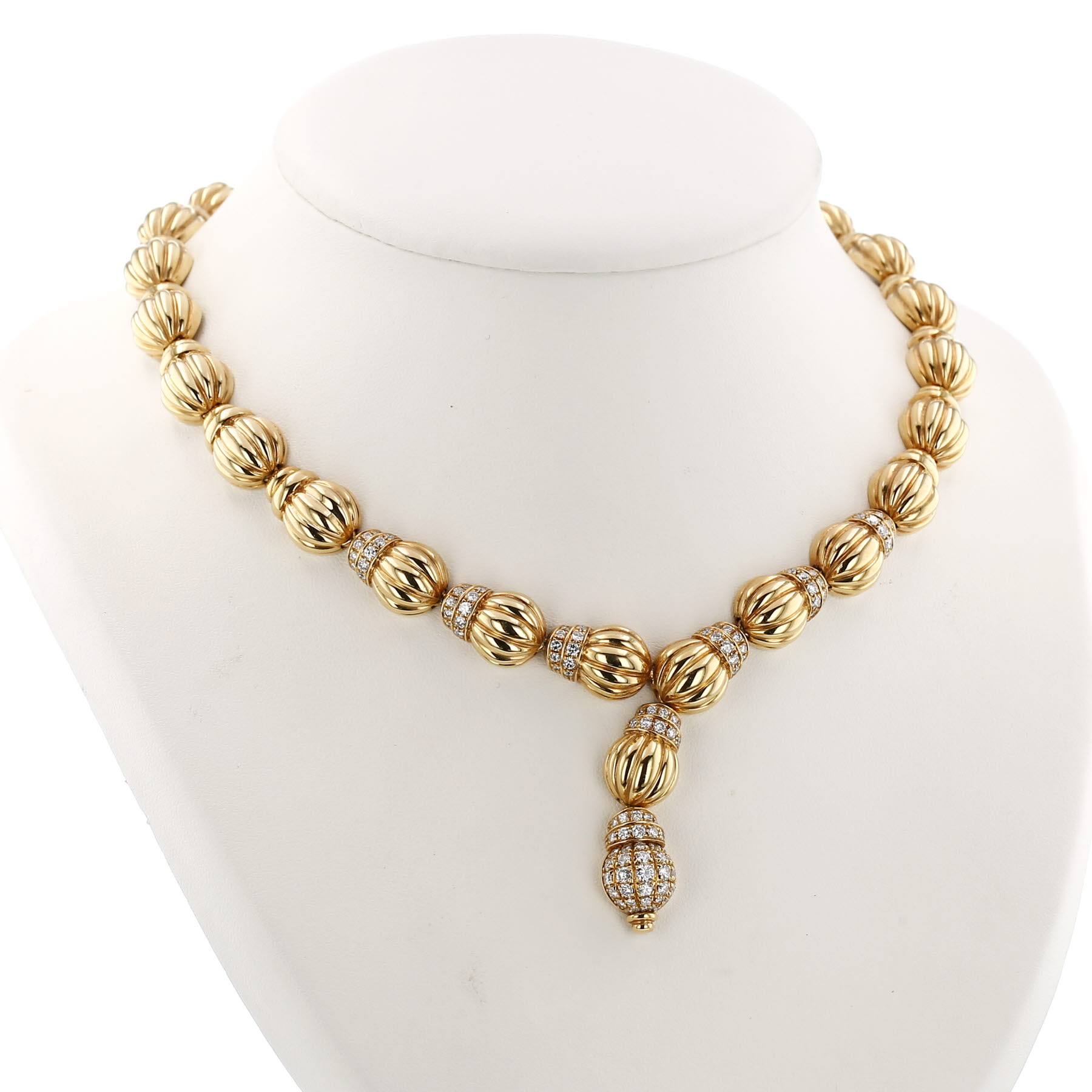 Boucheron 1980's necklace in yellow gold and diamonds