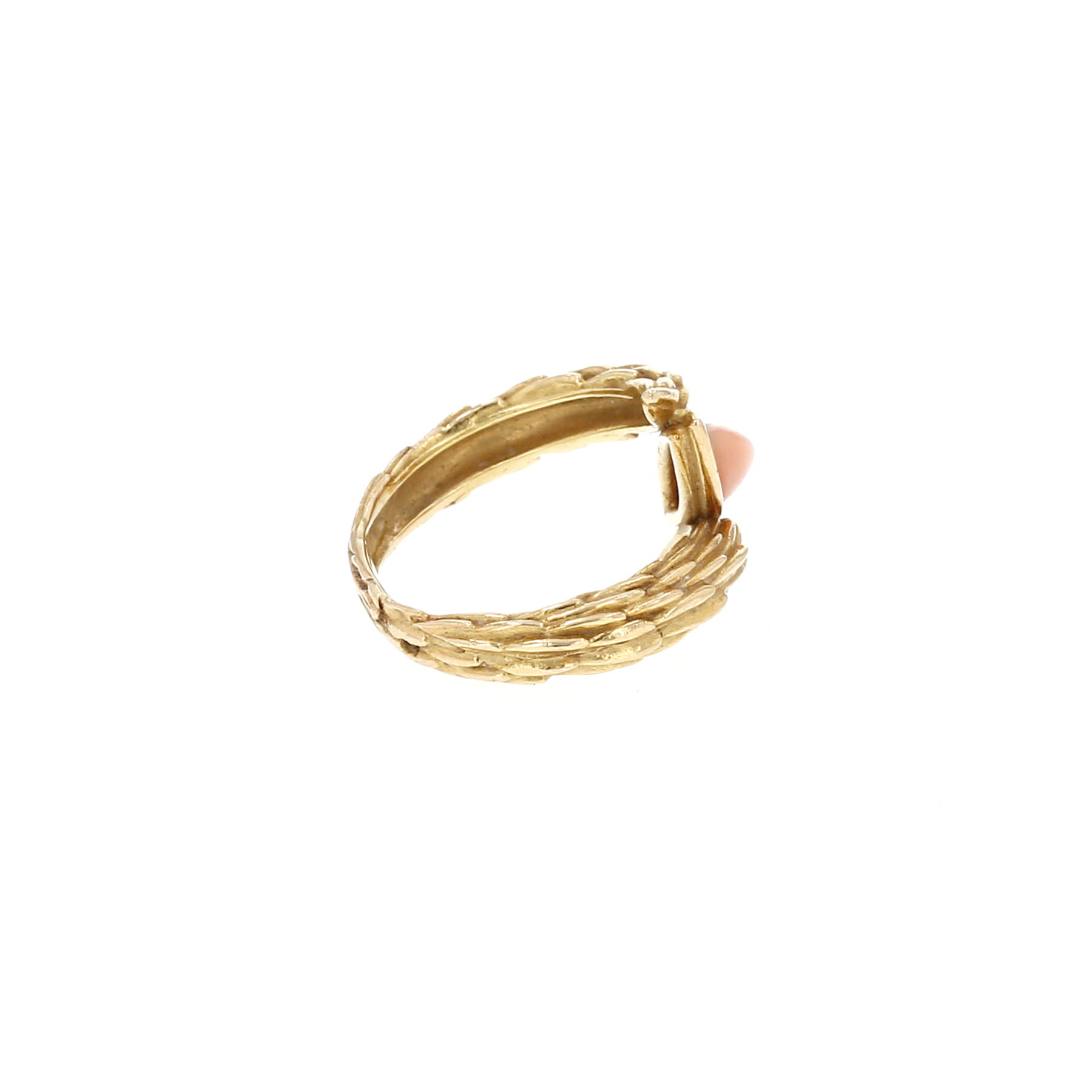 Sortija época años 70 Boucheron  de oro amarillo y coral