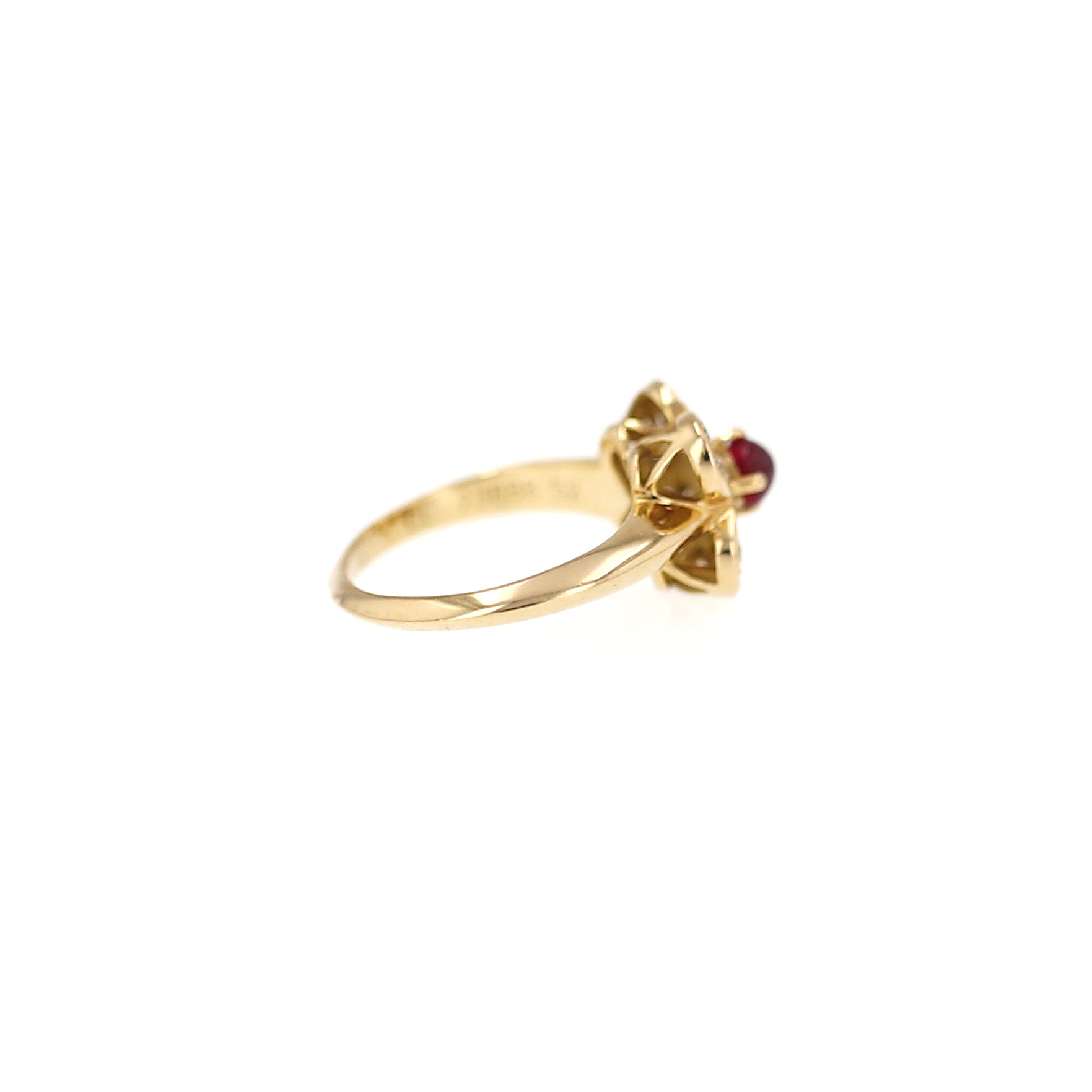 Van Cleef & Arpels  ring in yellow gold, diamonds and ruby