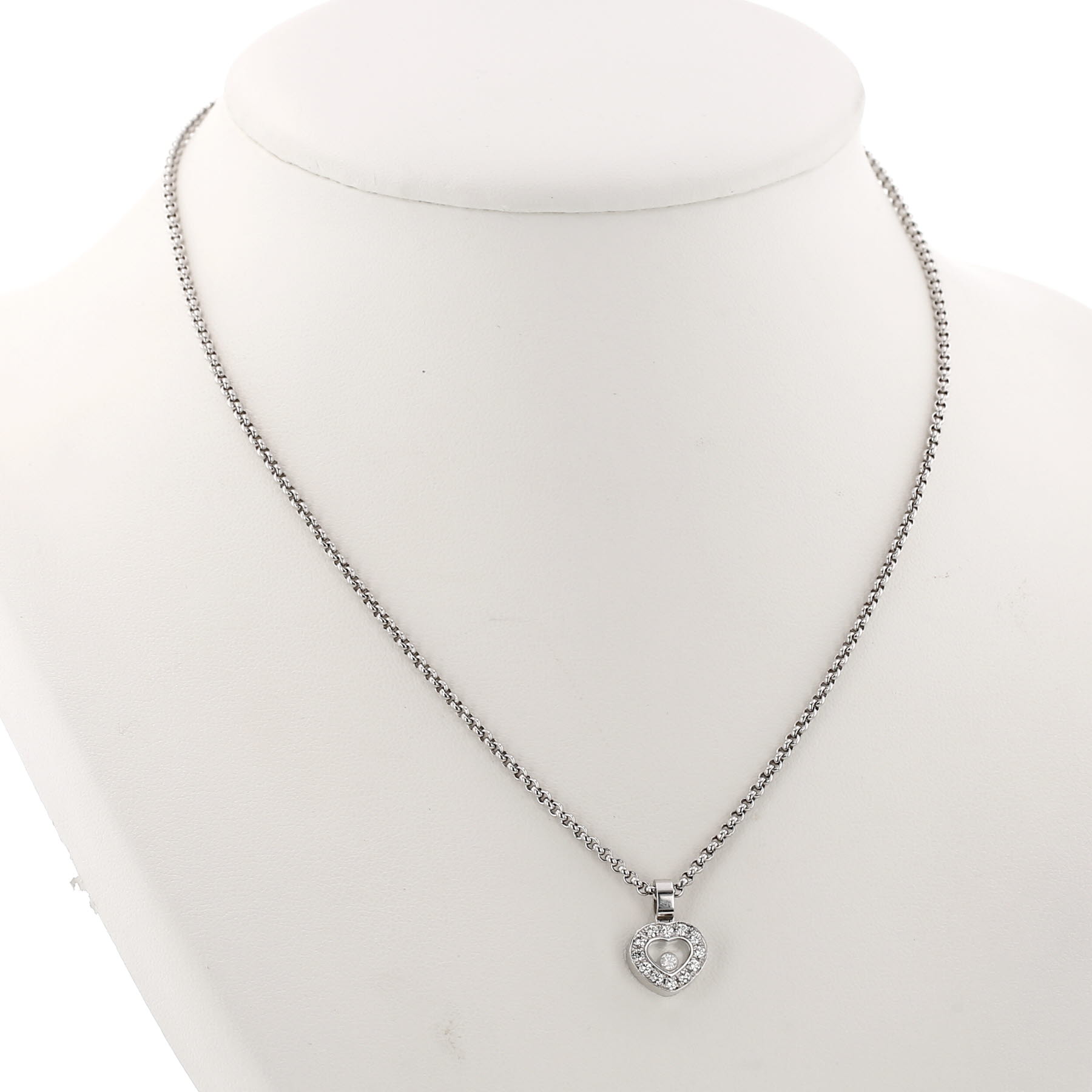 Chopard Happy Diamonds Icon pendant in white gold and diamonds