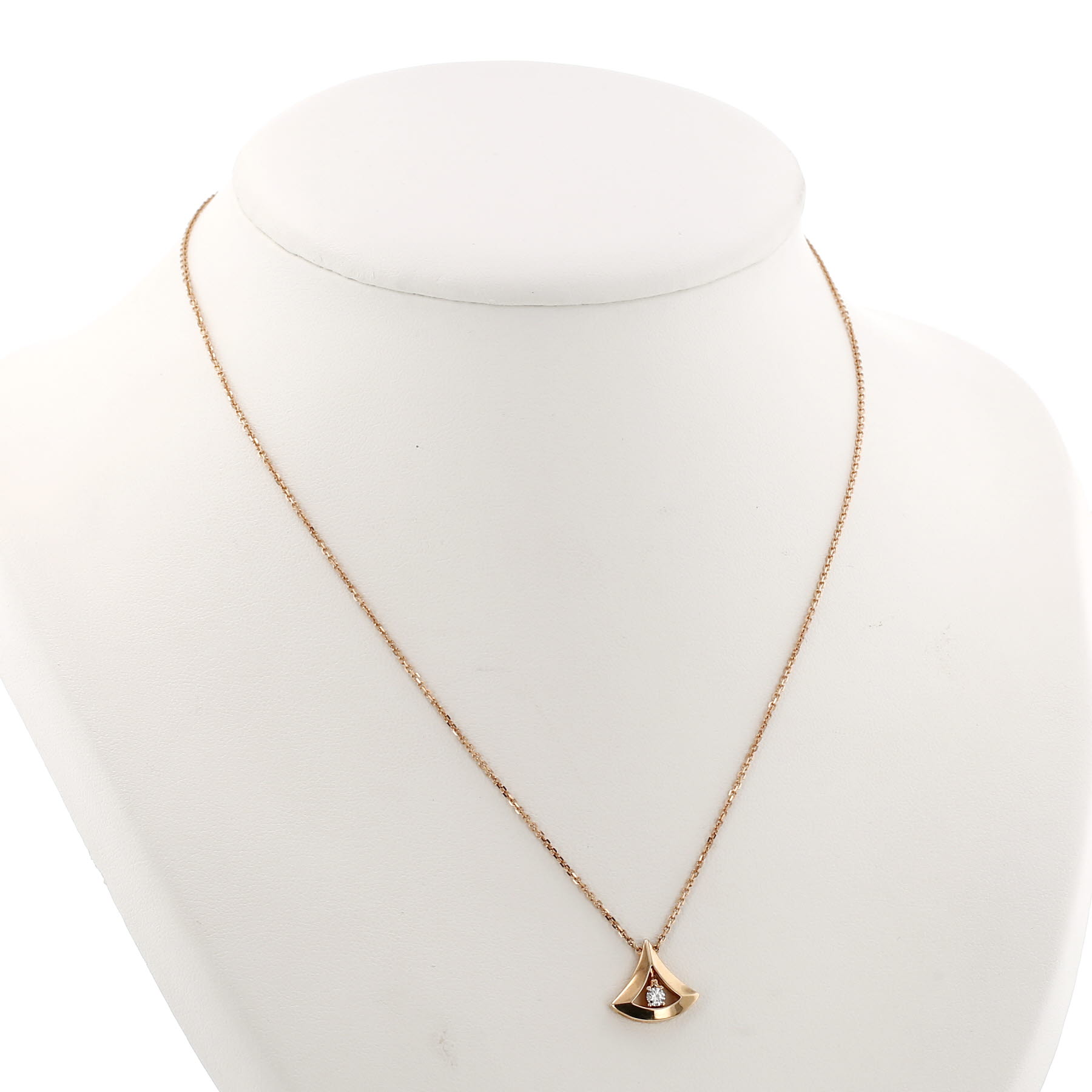 Bulgari Diva's Dream necklace in pink gold and diamond