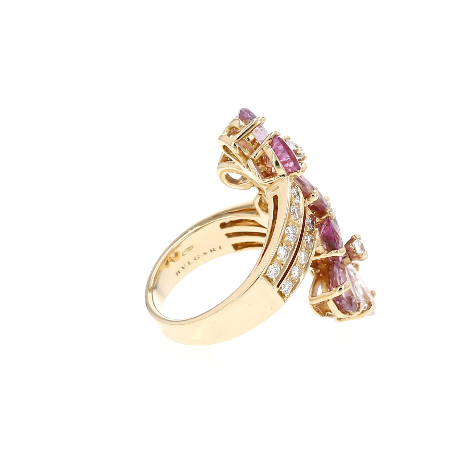 Bulgari Sapphire Flower large model ring in yellow gold, diamonds and sapphires