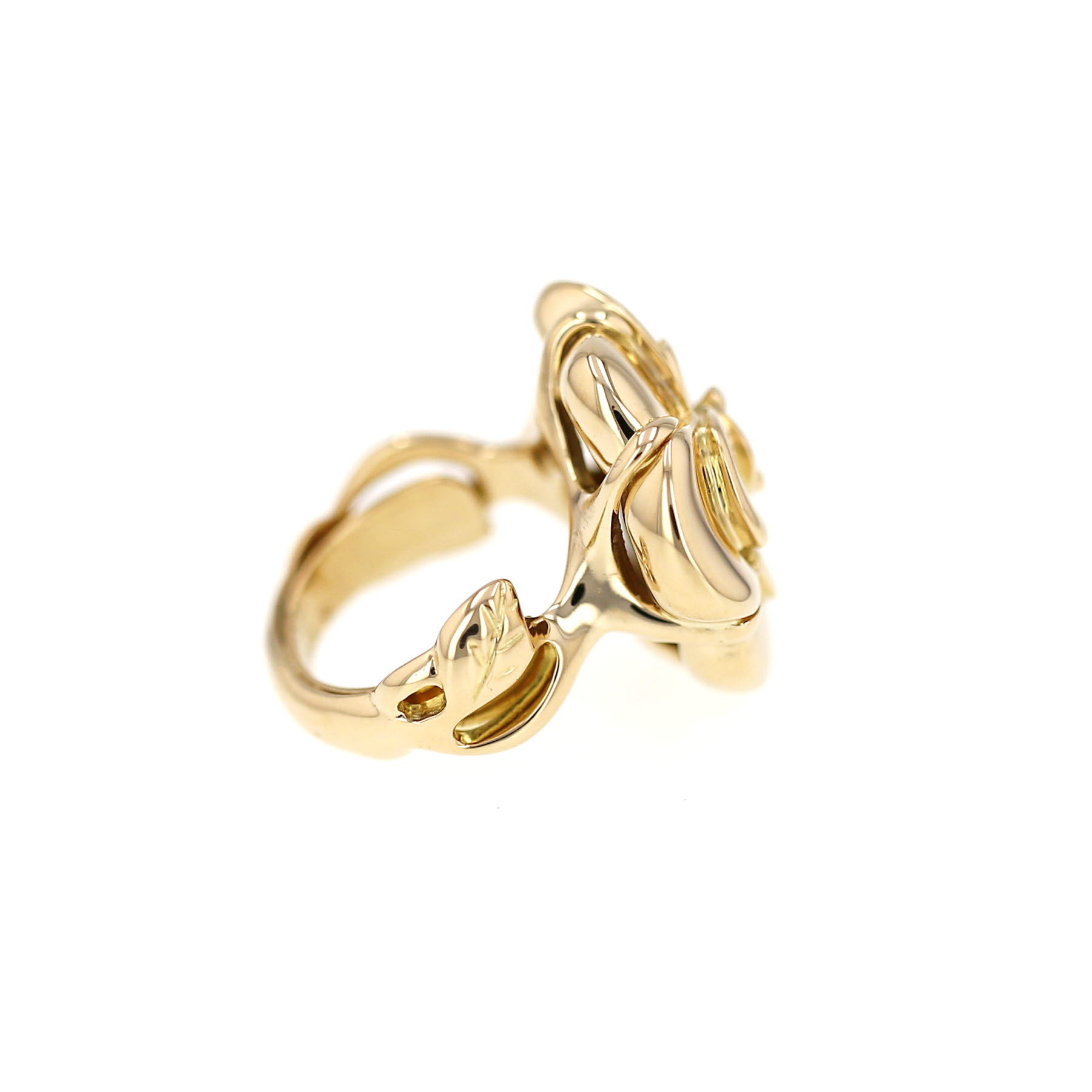 Sortija Chanel Camelia de oro amarillo