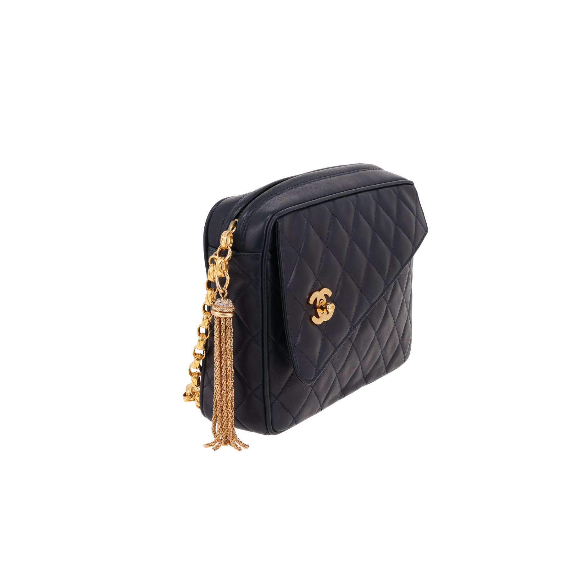 Vintage Chanel shoulder bag in black quilted leather