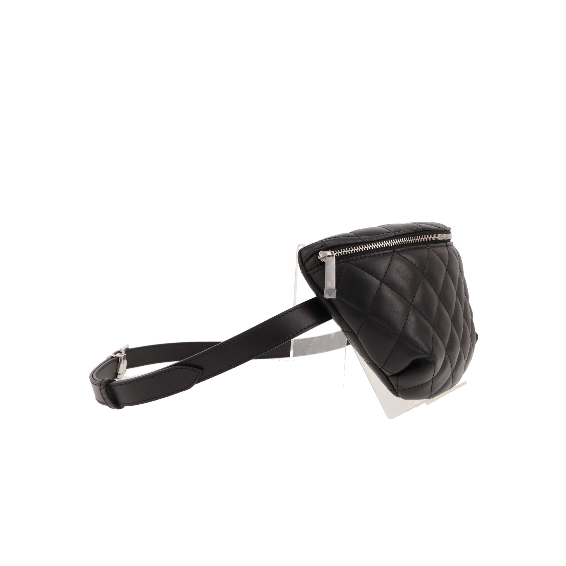 Chanel  Pochette ceinture clutch-belt  in black quilted leather