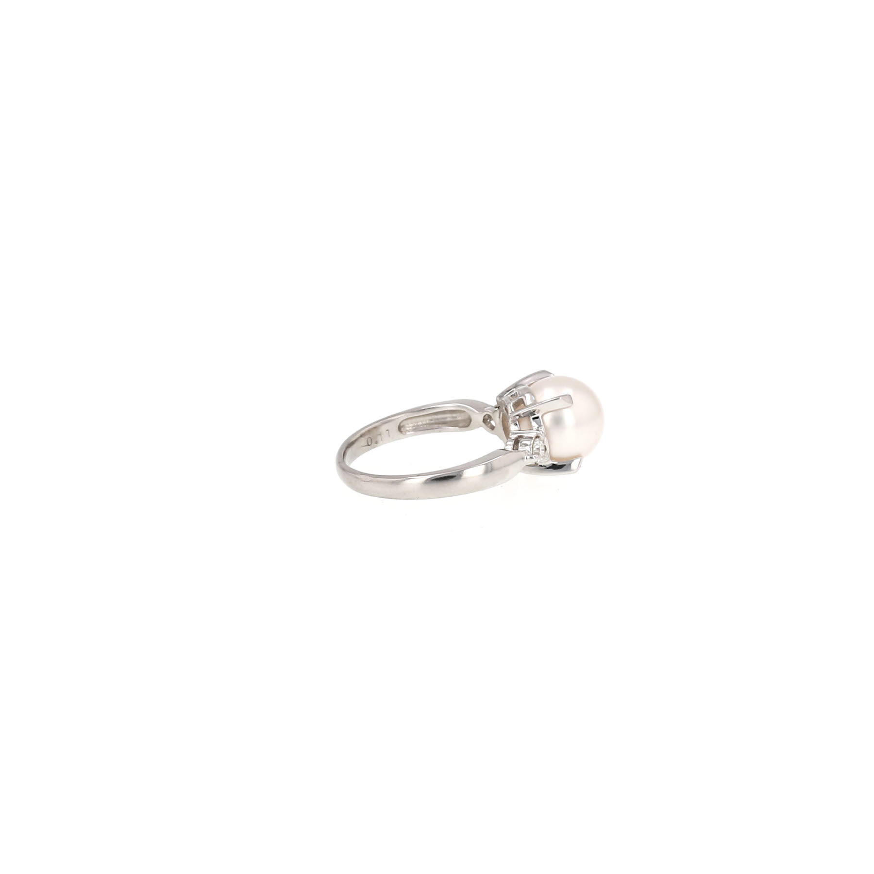 Bague Tasaki  en platine, perle de culture et diamants