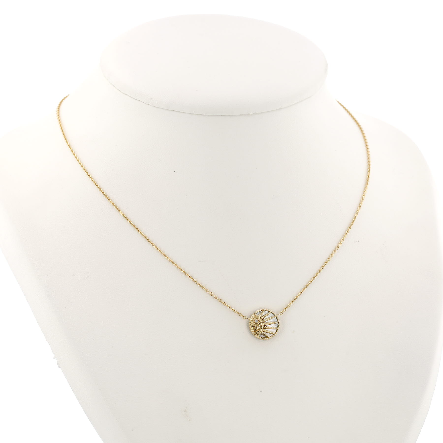 Collier Dior Rose Céleste en or jaune, nacre, onyx et diamants
