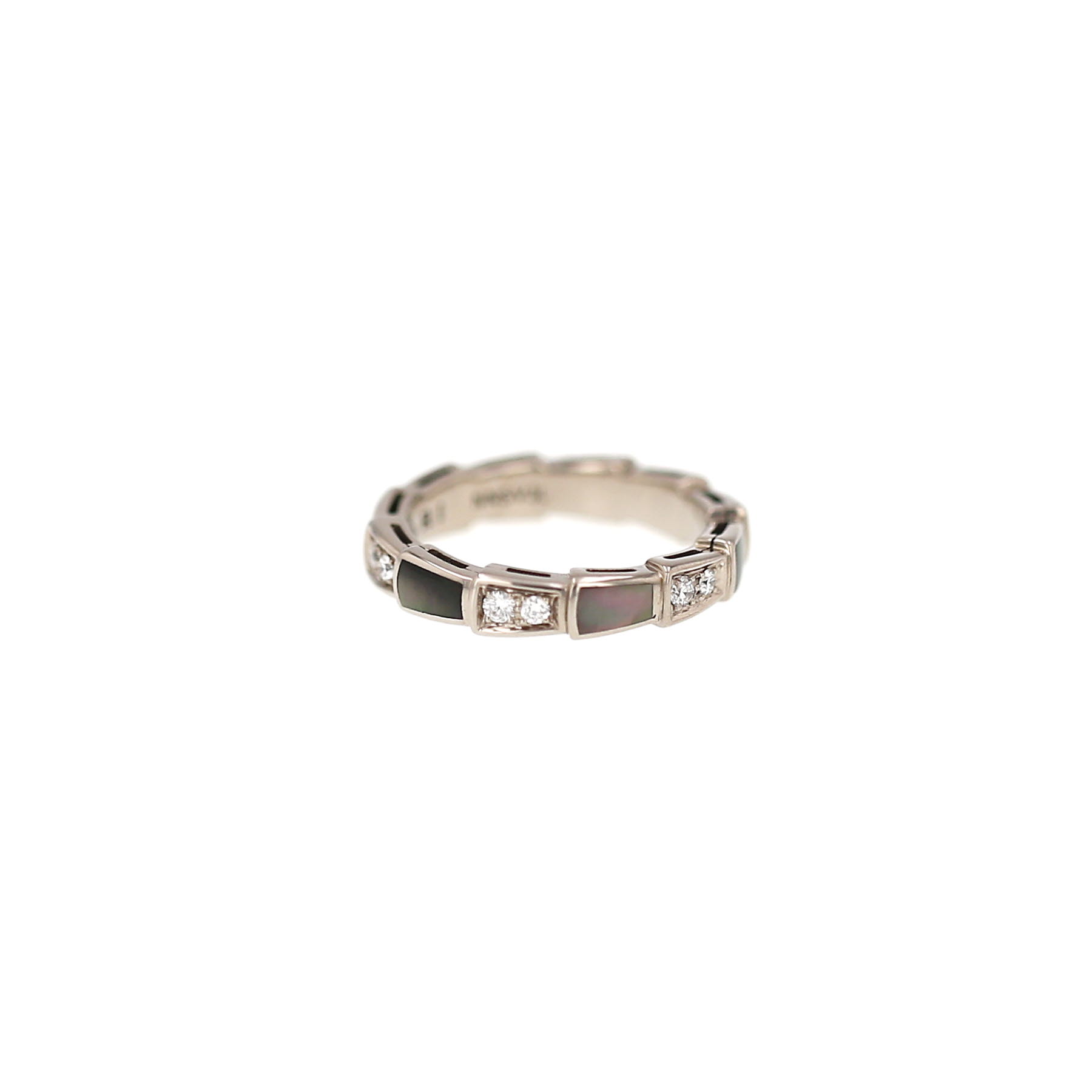 Bulgari Serpenti Viper ring in white gold, diamonds and mother of pearl