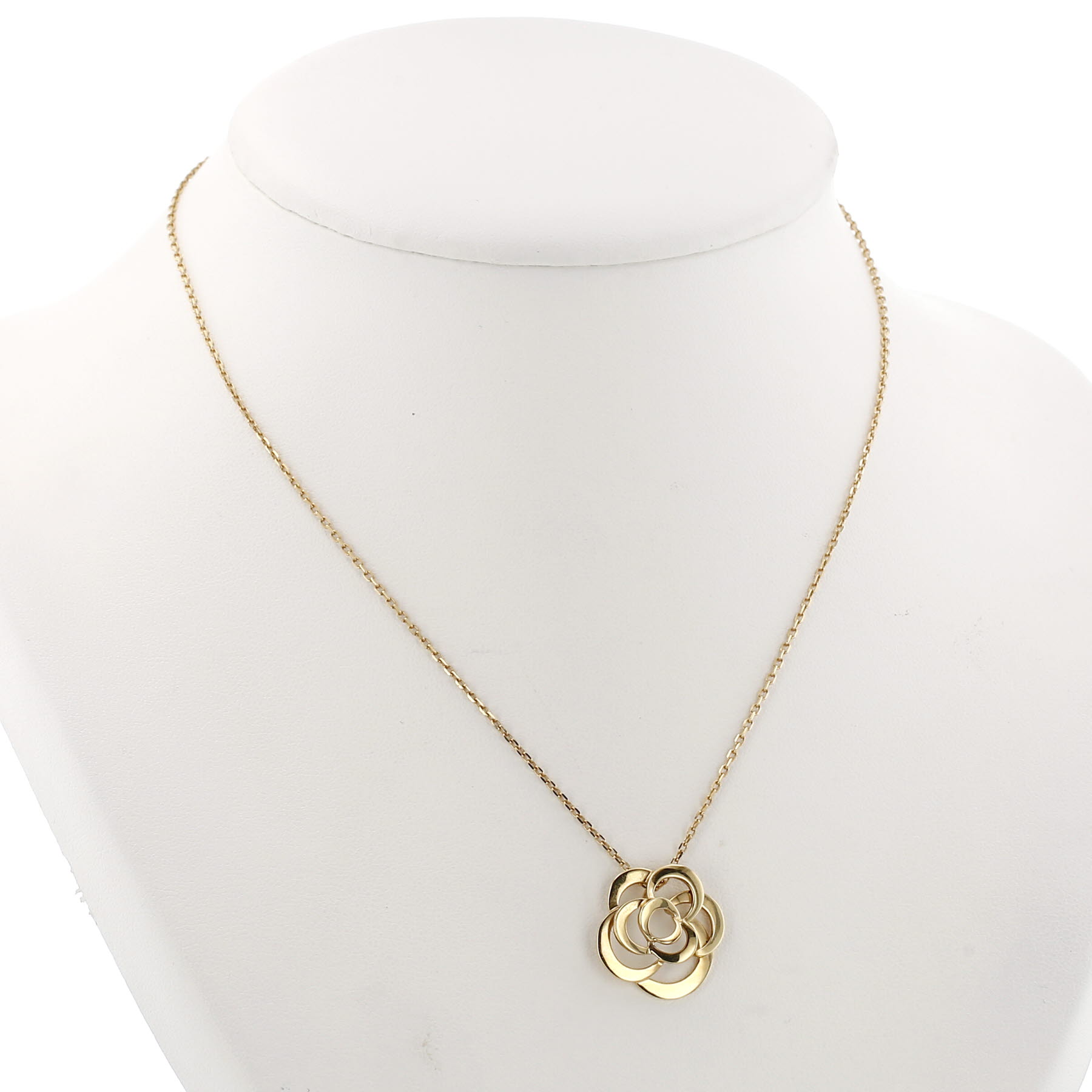 Colgante Chanel Fil de Camélia de oro amarillo