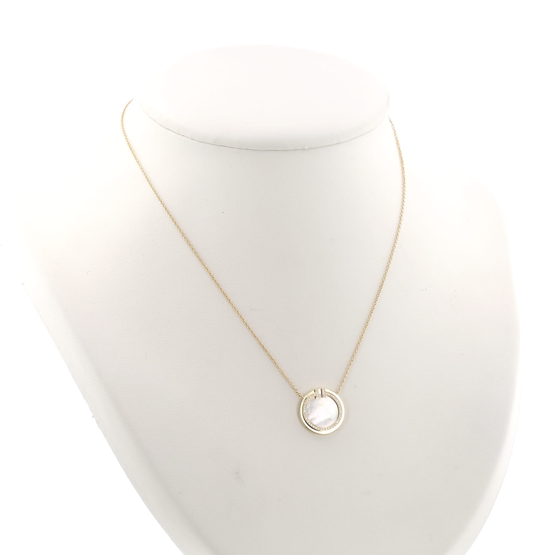 Collier Tiffany & Co Tiffany T en or jaune, diamants et nacre