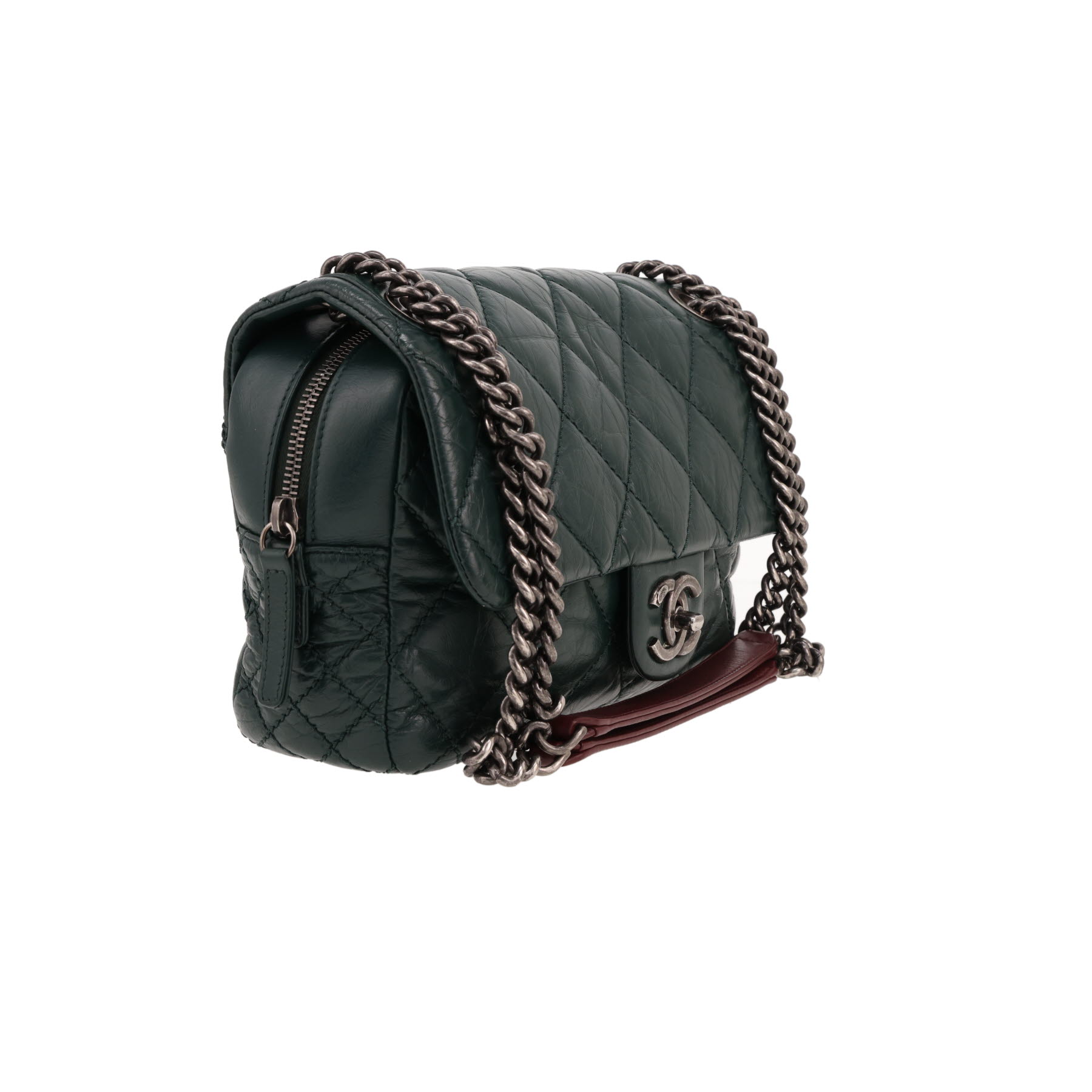 Chanel  Timeless shoulder bag  in green quilted leather