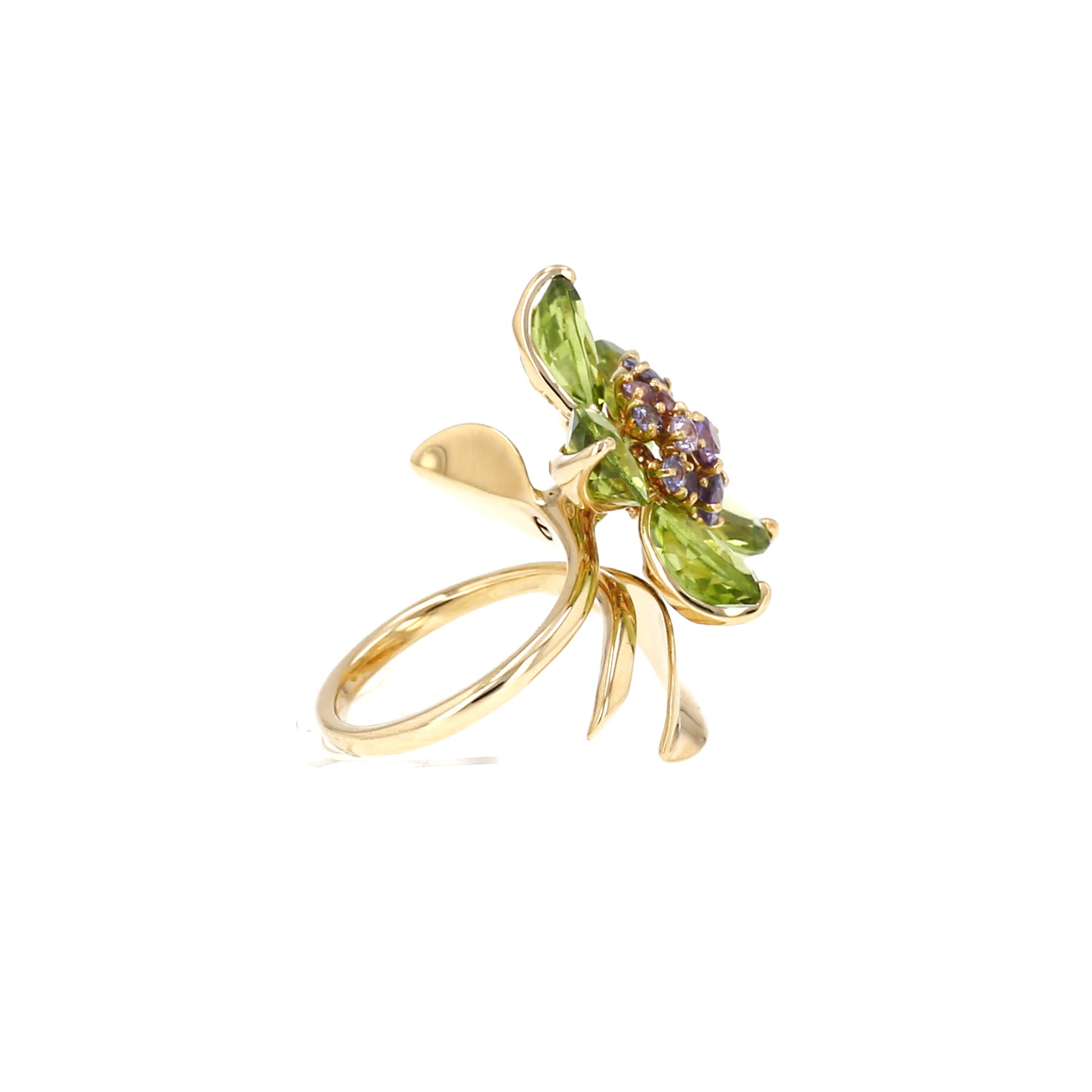 Van Cleef & Arpels Fleurs d'Hawaï ring in yellow gold, peridots and amethysts