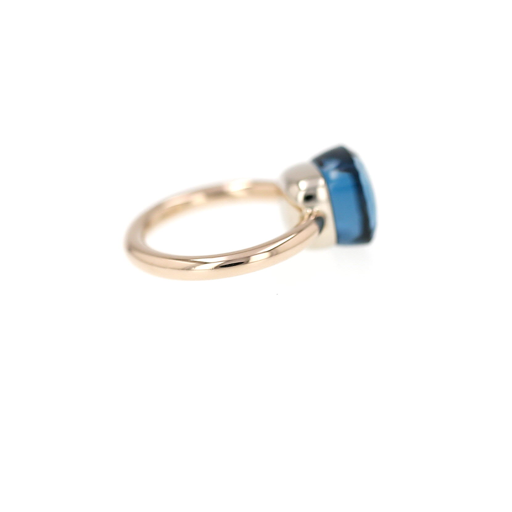 Pomellato Nudo Classic ring in rose gold and topaz