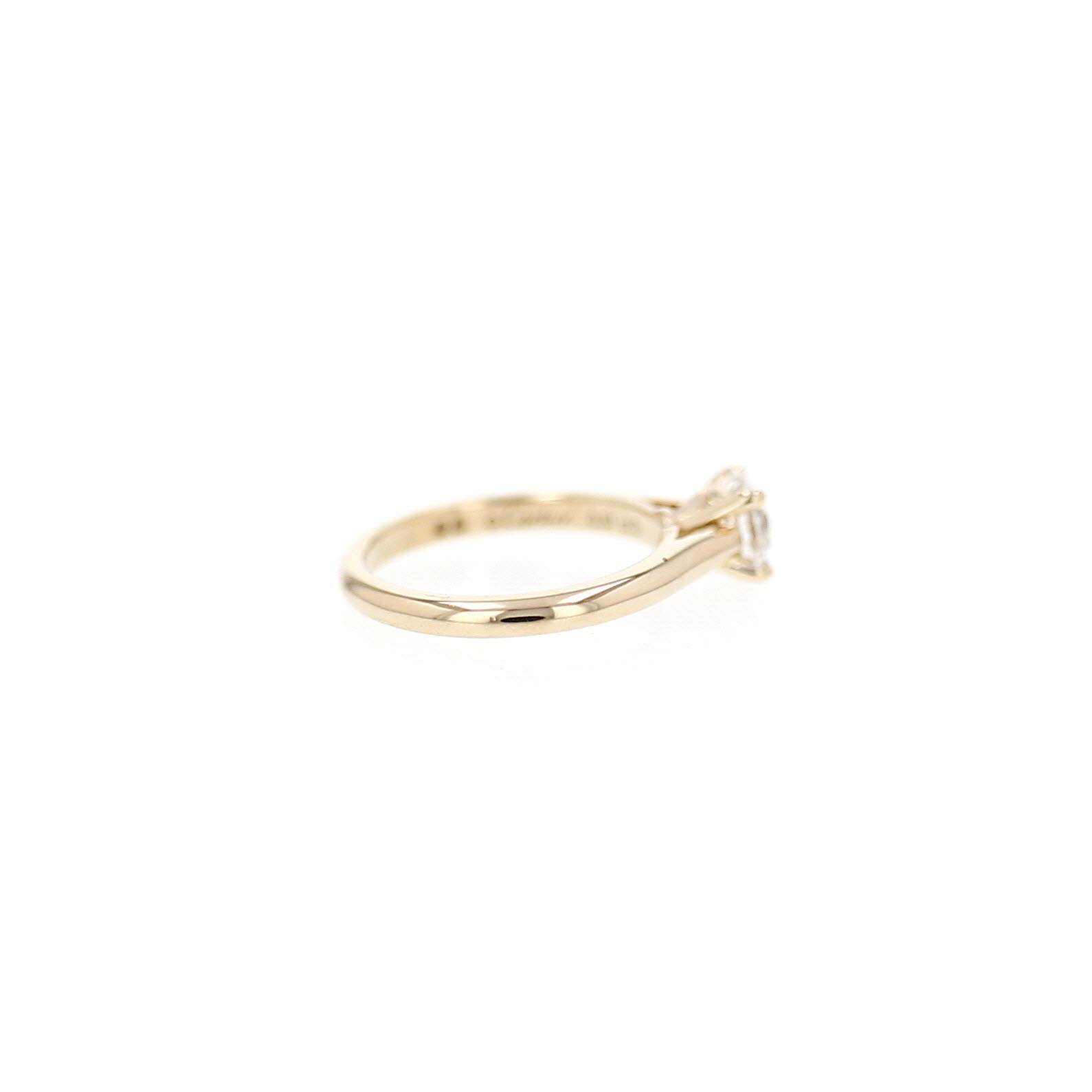 Cartier 1895 solitaire ring in yellow gold and diamond