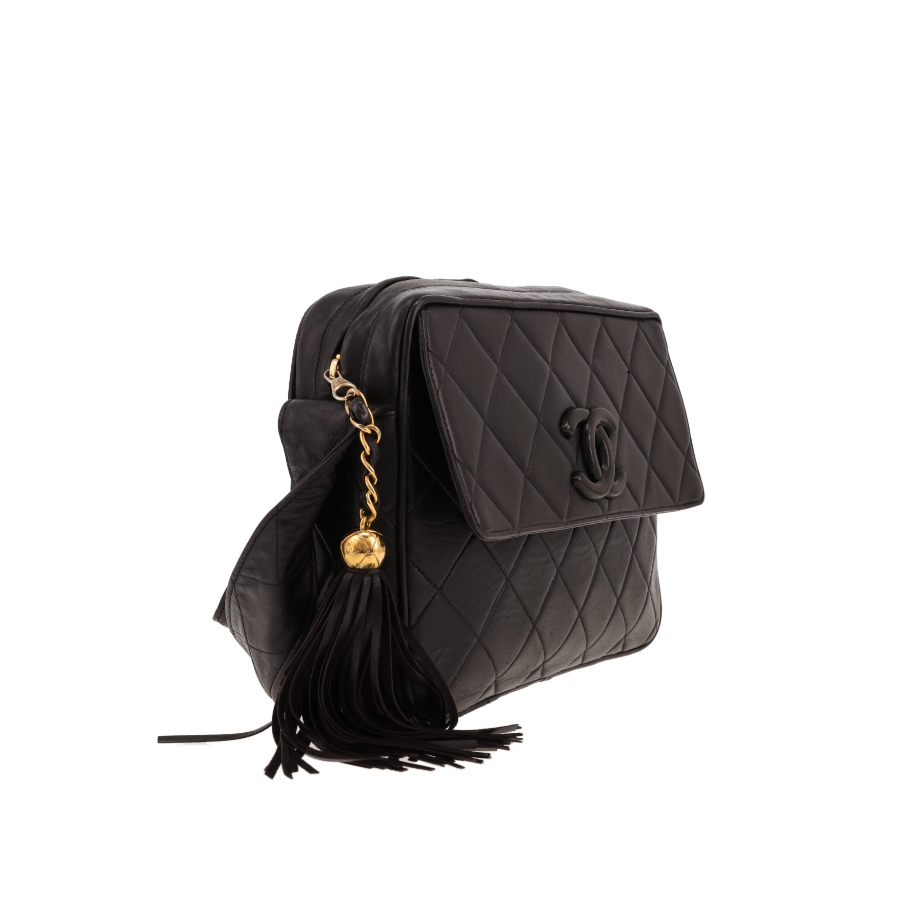 Vintage Chanel shoulder bag in black quilted leather
