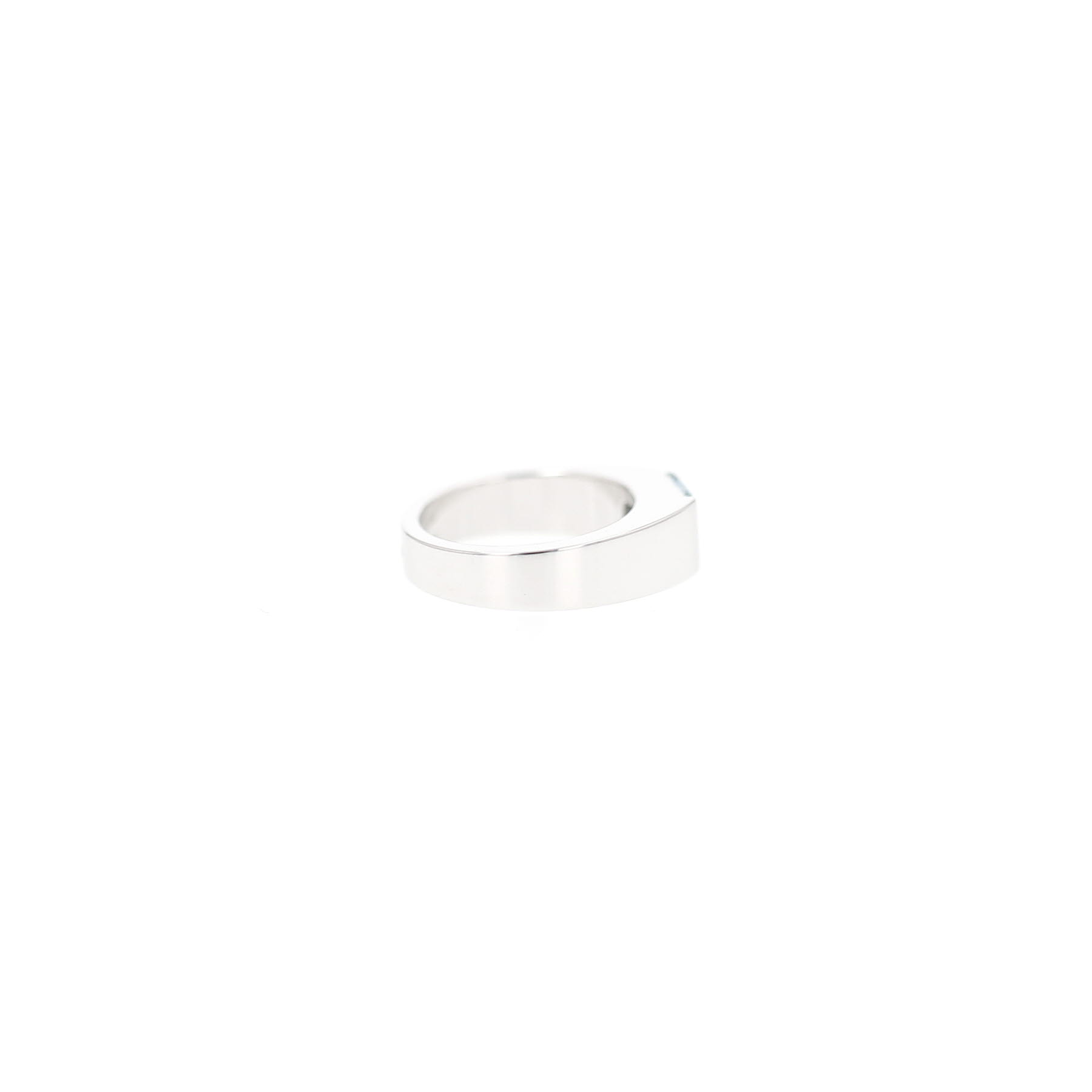 Anillo Cartier Tank, modelo pequeño, en oro blanco y aguamarina