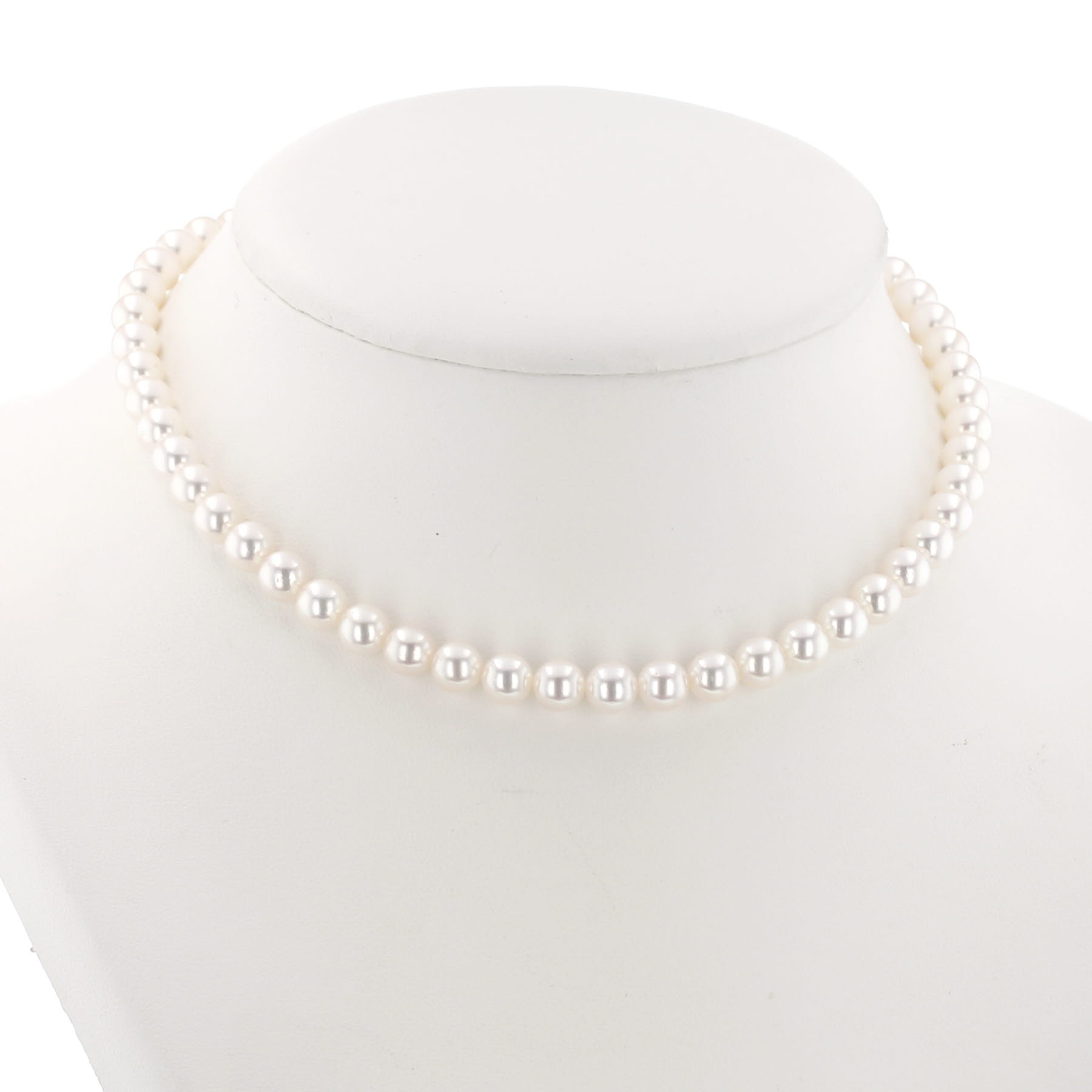 Mikimoto necklace in white gold and cultured pearls