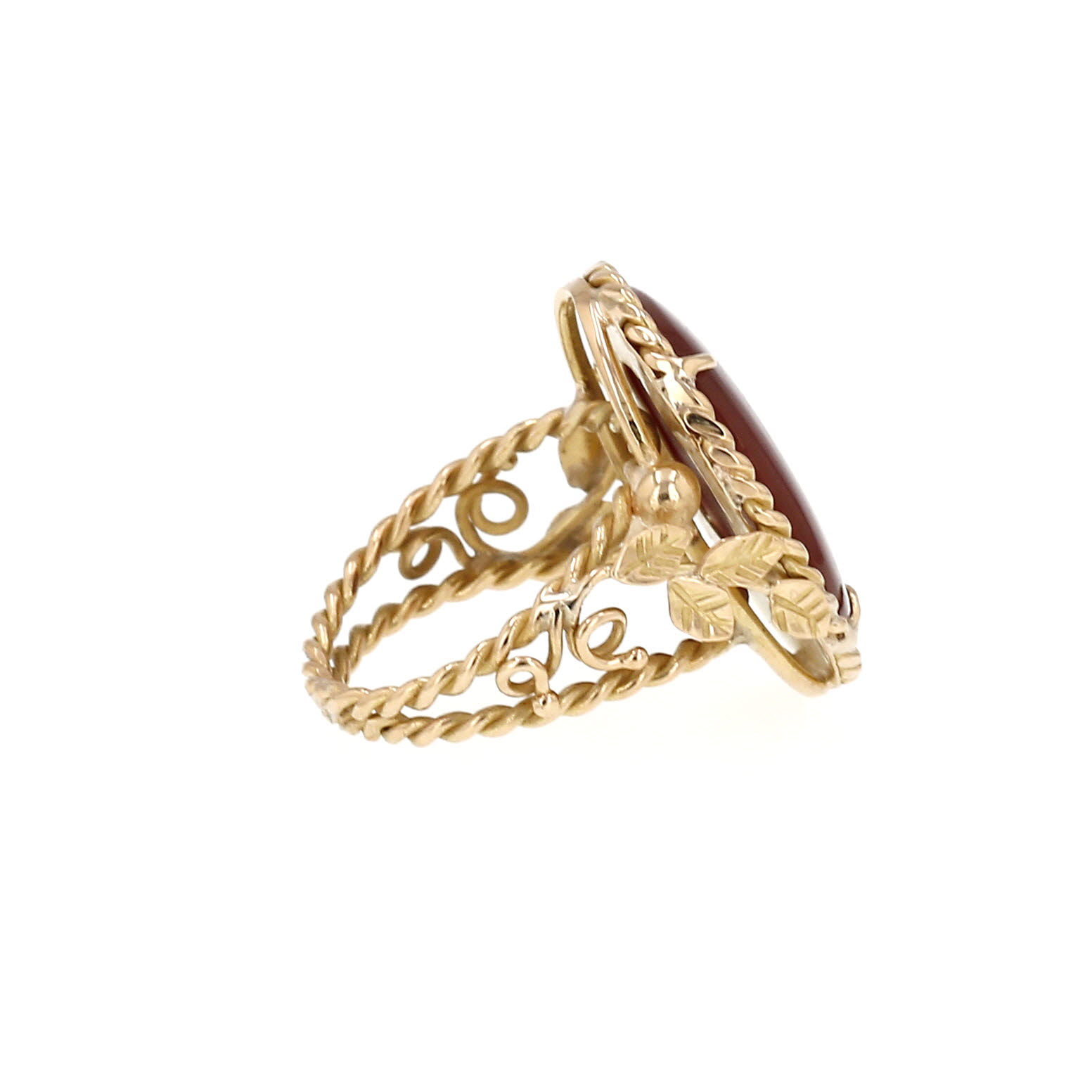 Anillo vintage de oro amarillo y cornalina