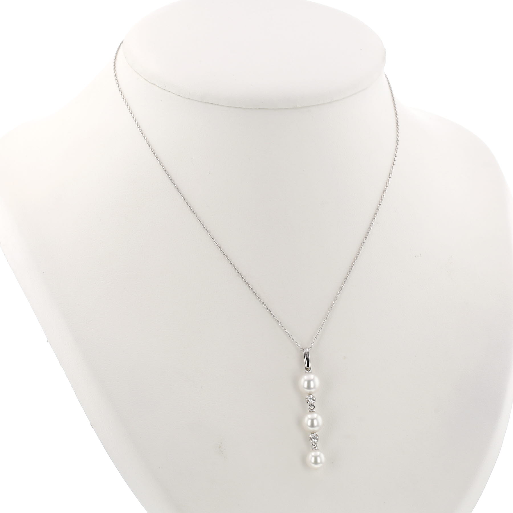 Collar Tasaki de oro blanco, perlas y diamantes