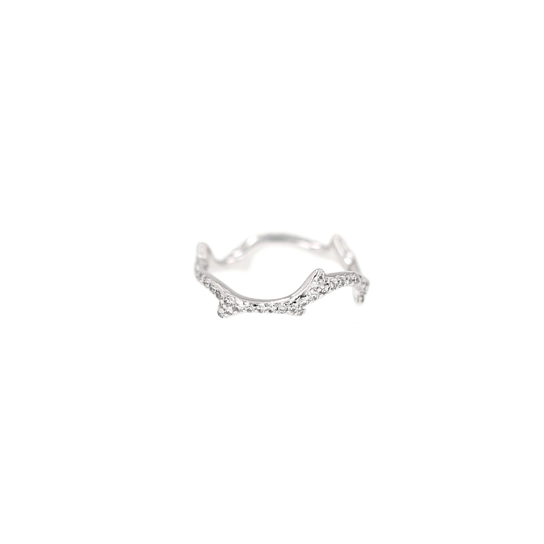 Anillo «Bois de Rose» de Dior, en oro blanco y diamantes