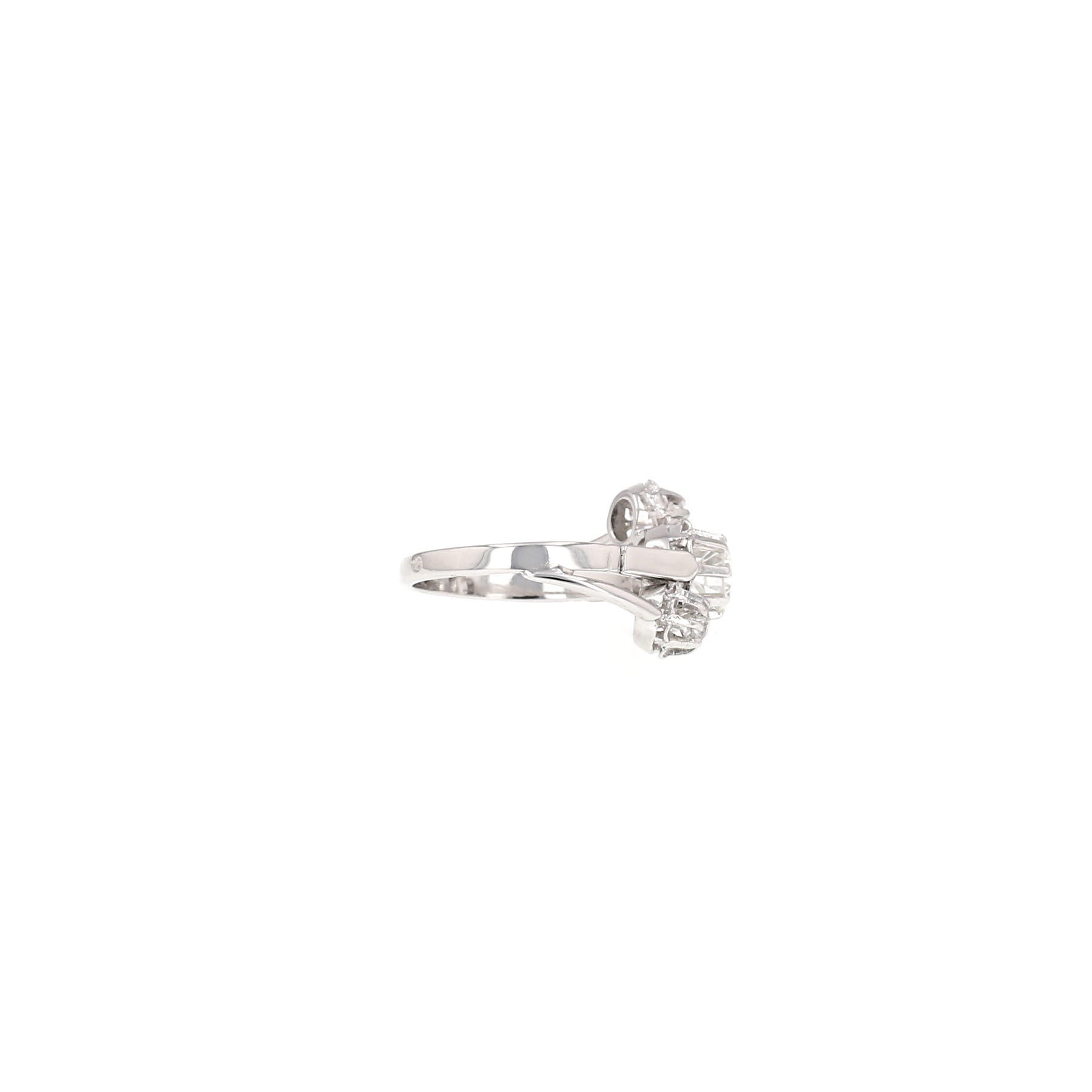 Anillo vintage de oro blanco y diamantes