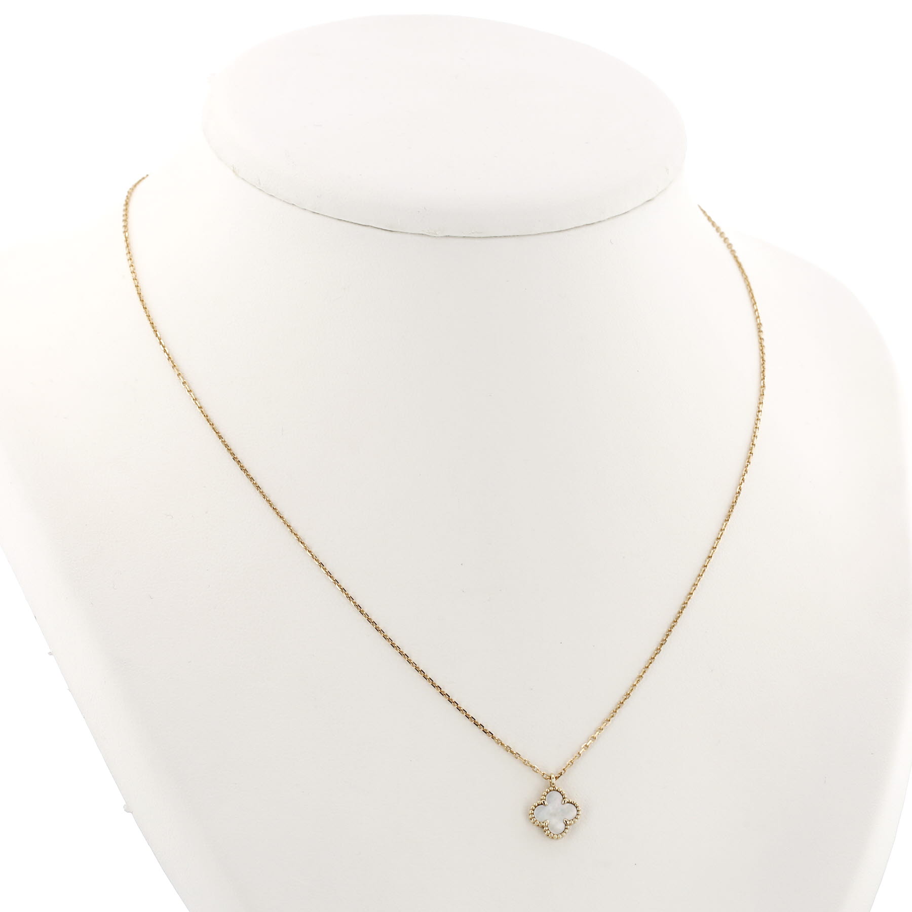 Van Cleef & Arpels Sweet Alhambra pendant in yellow gold and mother-of-pearl