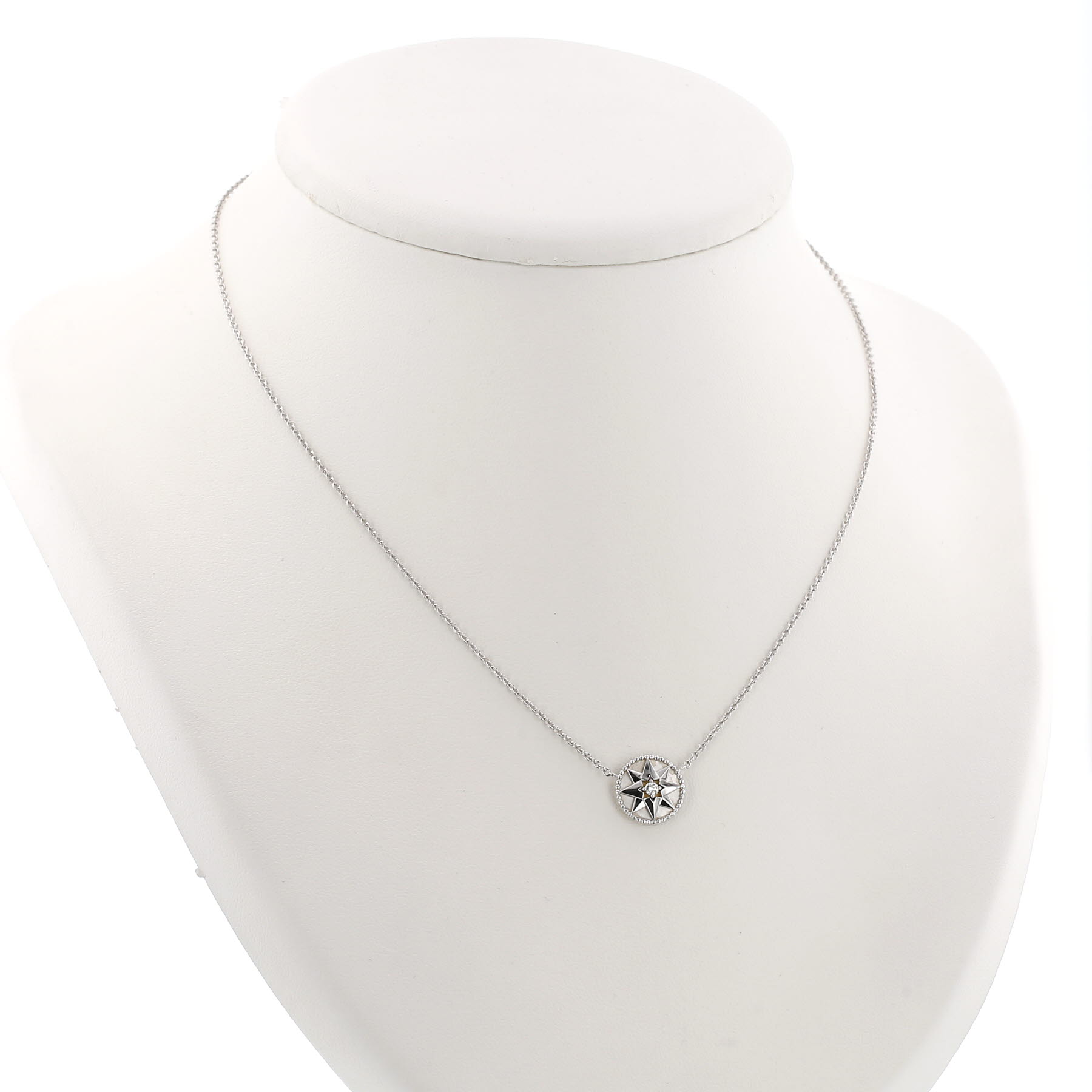 Collar «Rose des vents» de Dior en oro blanco, nácar y diamantes