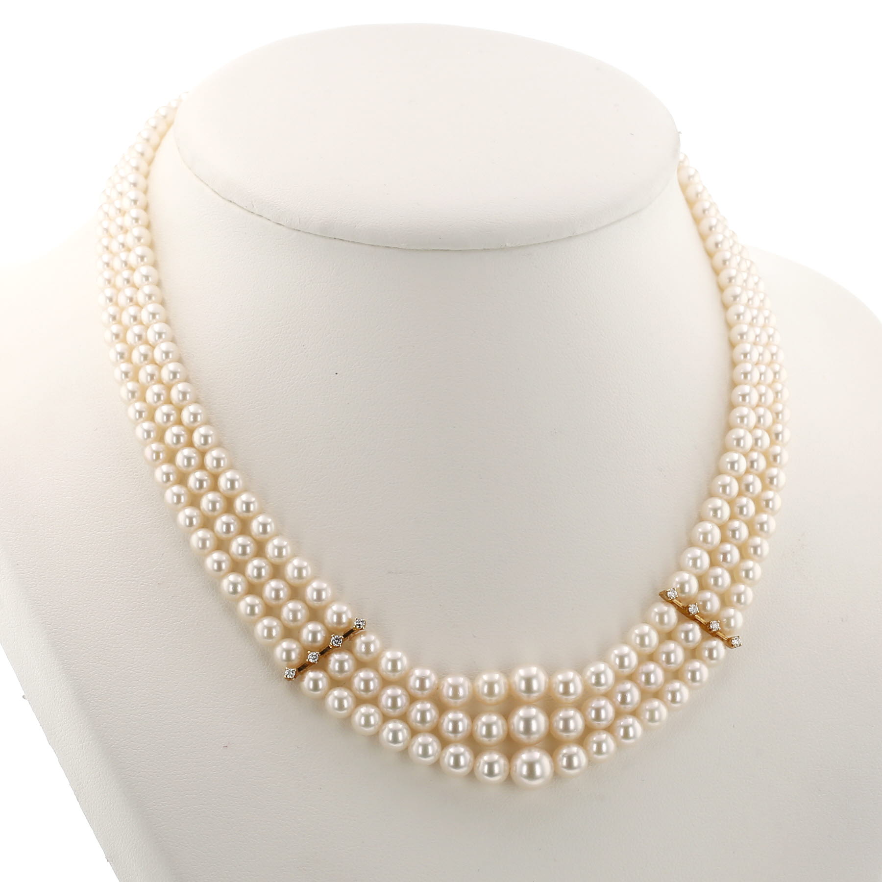 Mikimoto necklace in yellow gold and cultured pearls