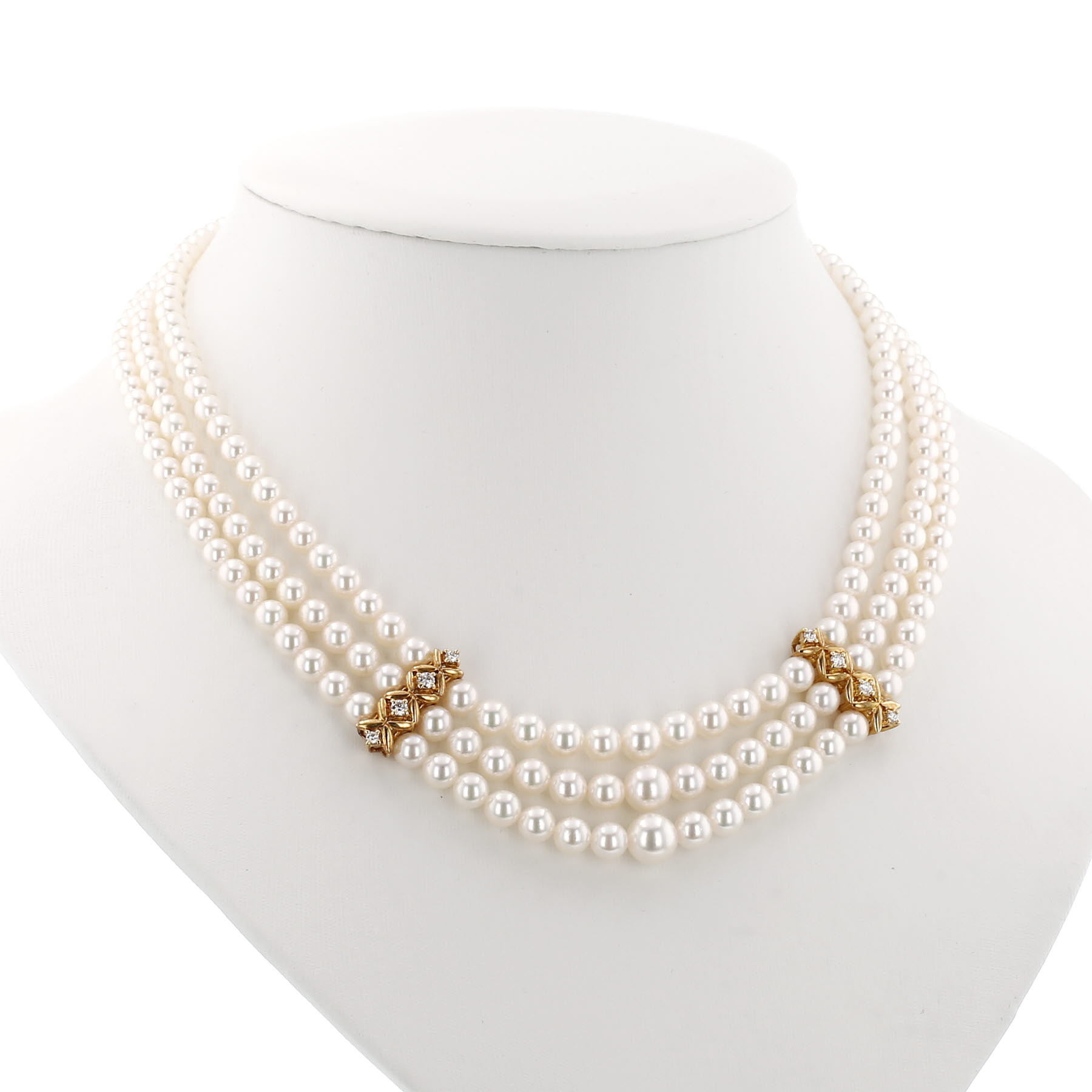 Mikimoto necklace in yellow gold, with cultured pearls and diamonds