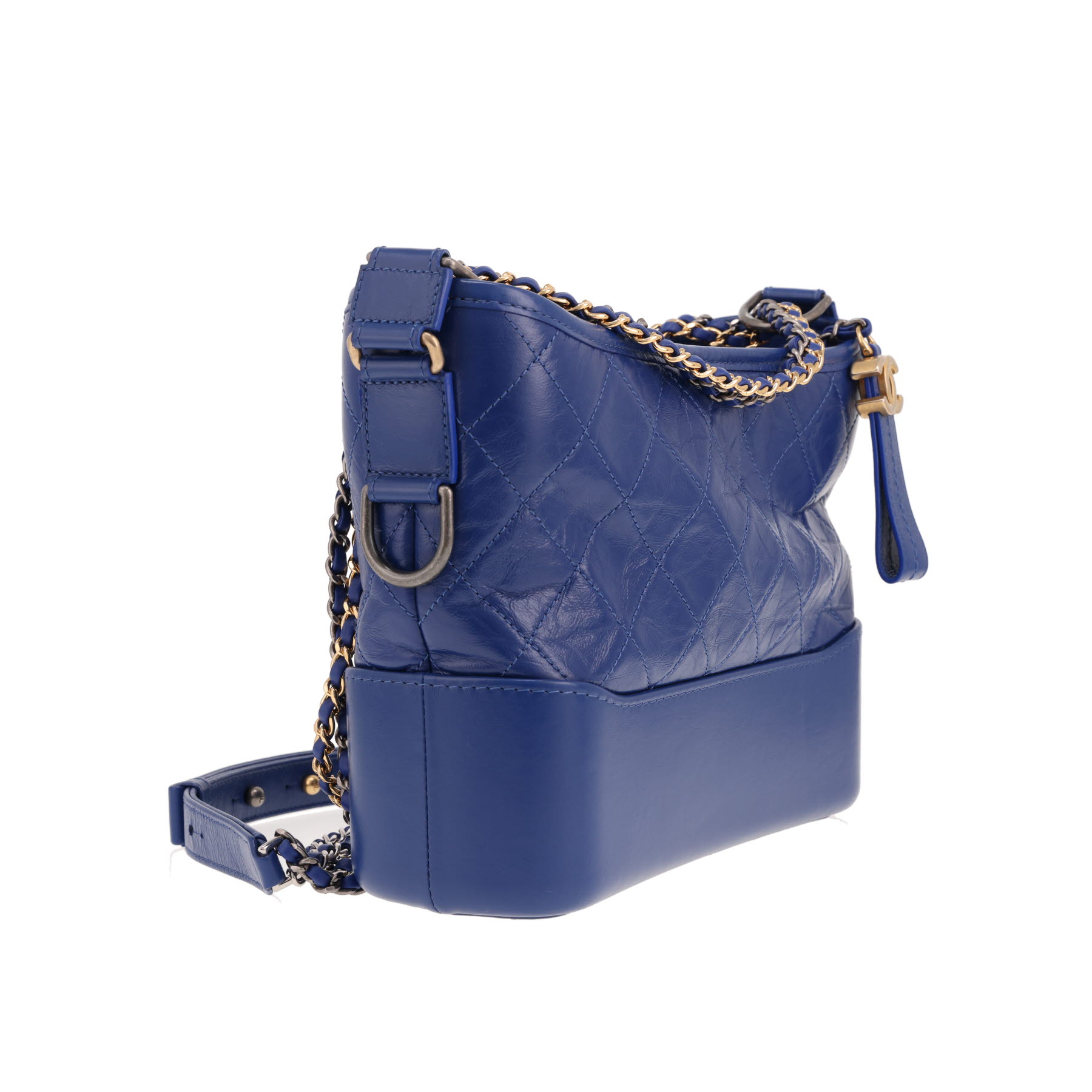 Bolso bandolera Chanel «Gabrielle», modelo mediano, de piel acolchada azul