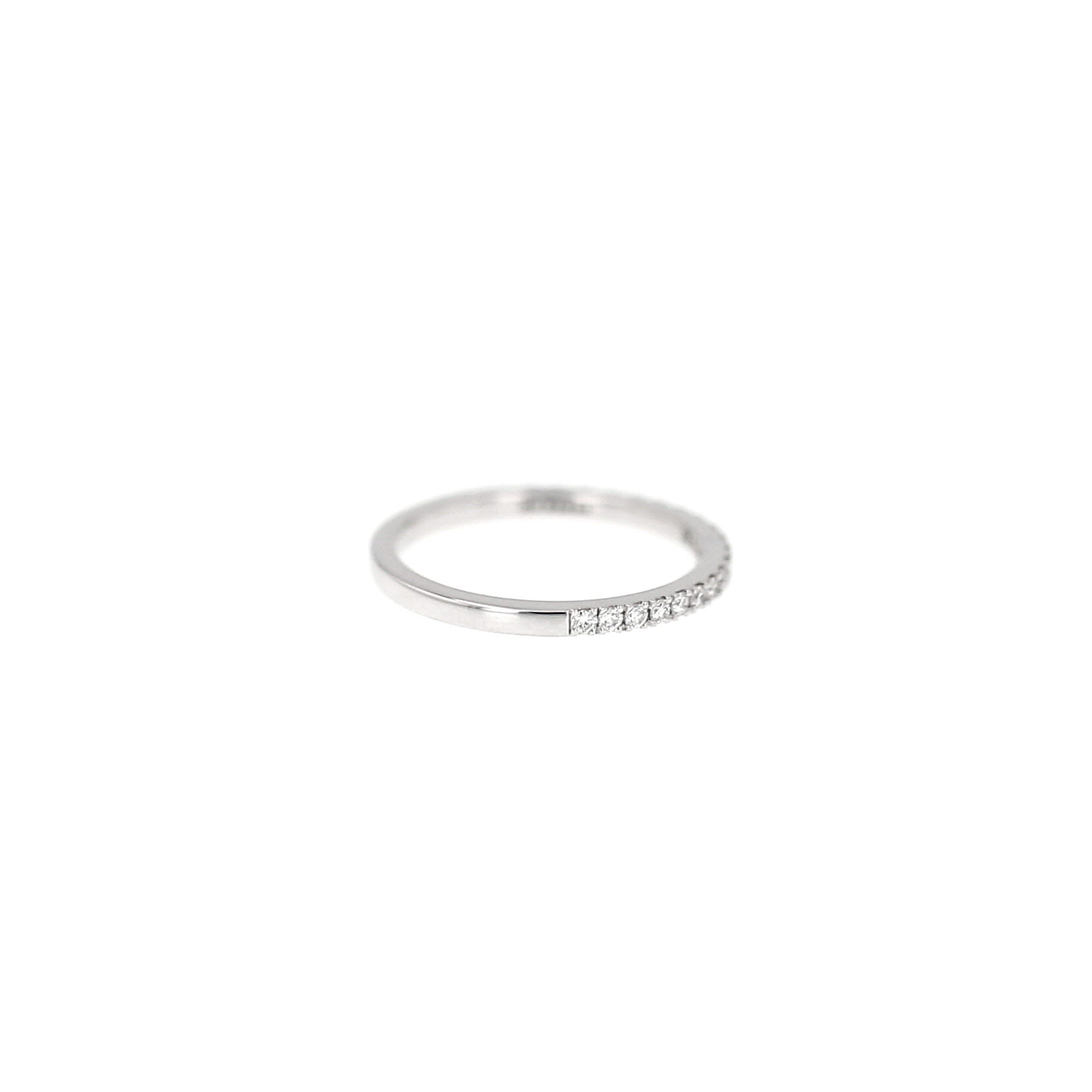 Anello Eternity di De Beers in platino e diamanti
