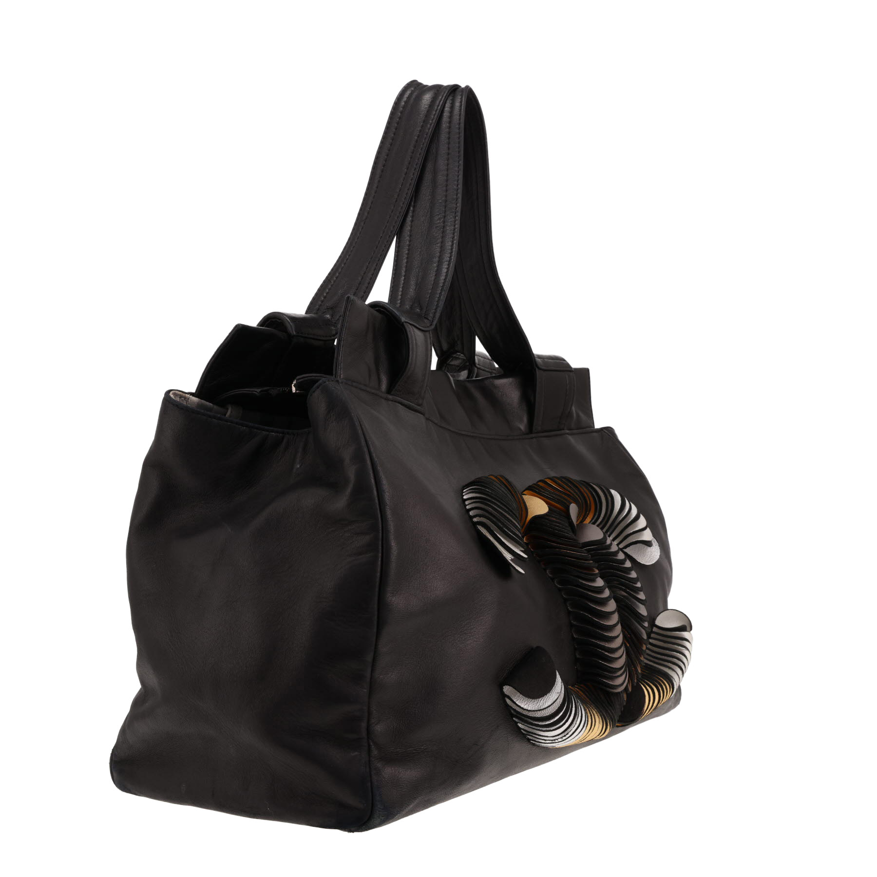 Chanel shoulder bag in black leather
