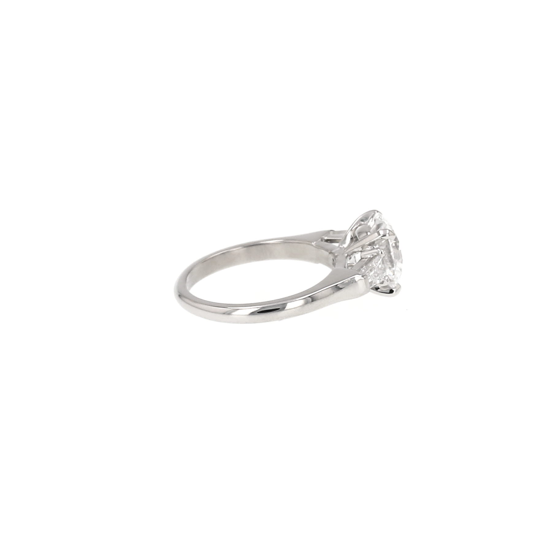 Bague solitaire Graff  en platine et diamants