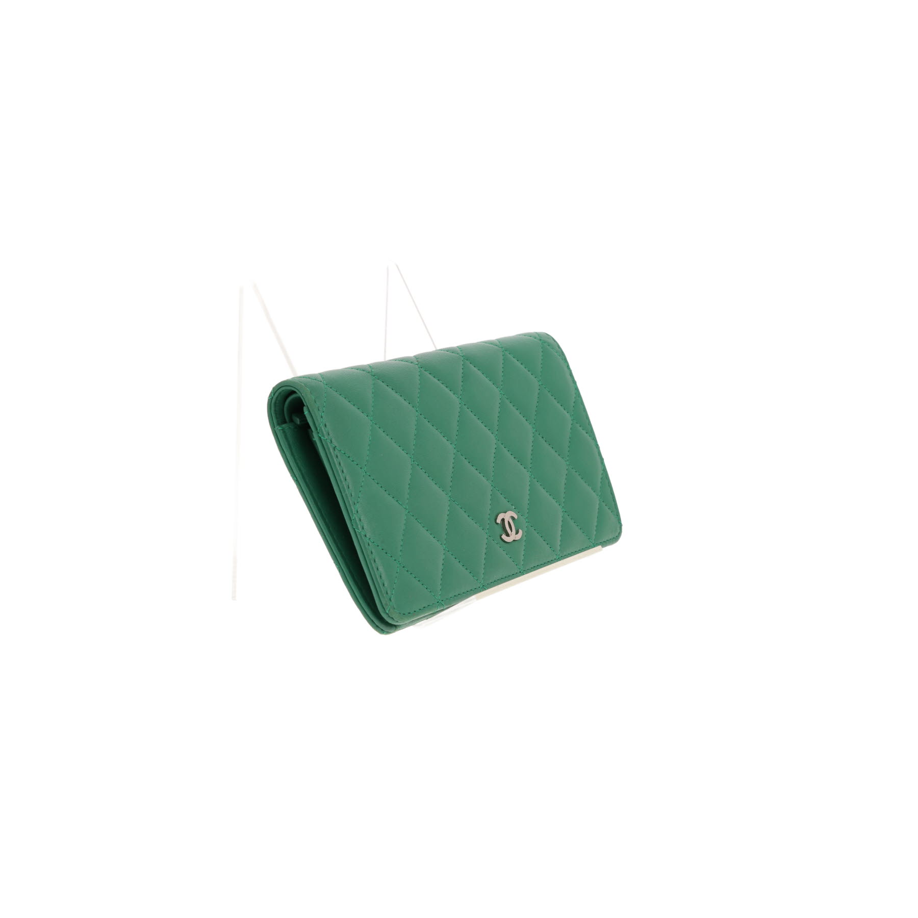 Chanel wallet   in green quilted leather