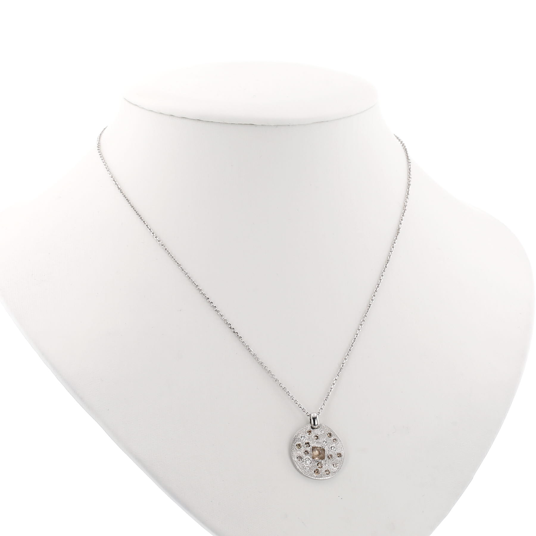 De Beers  Talisman necklace in white gold and diamonds