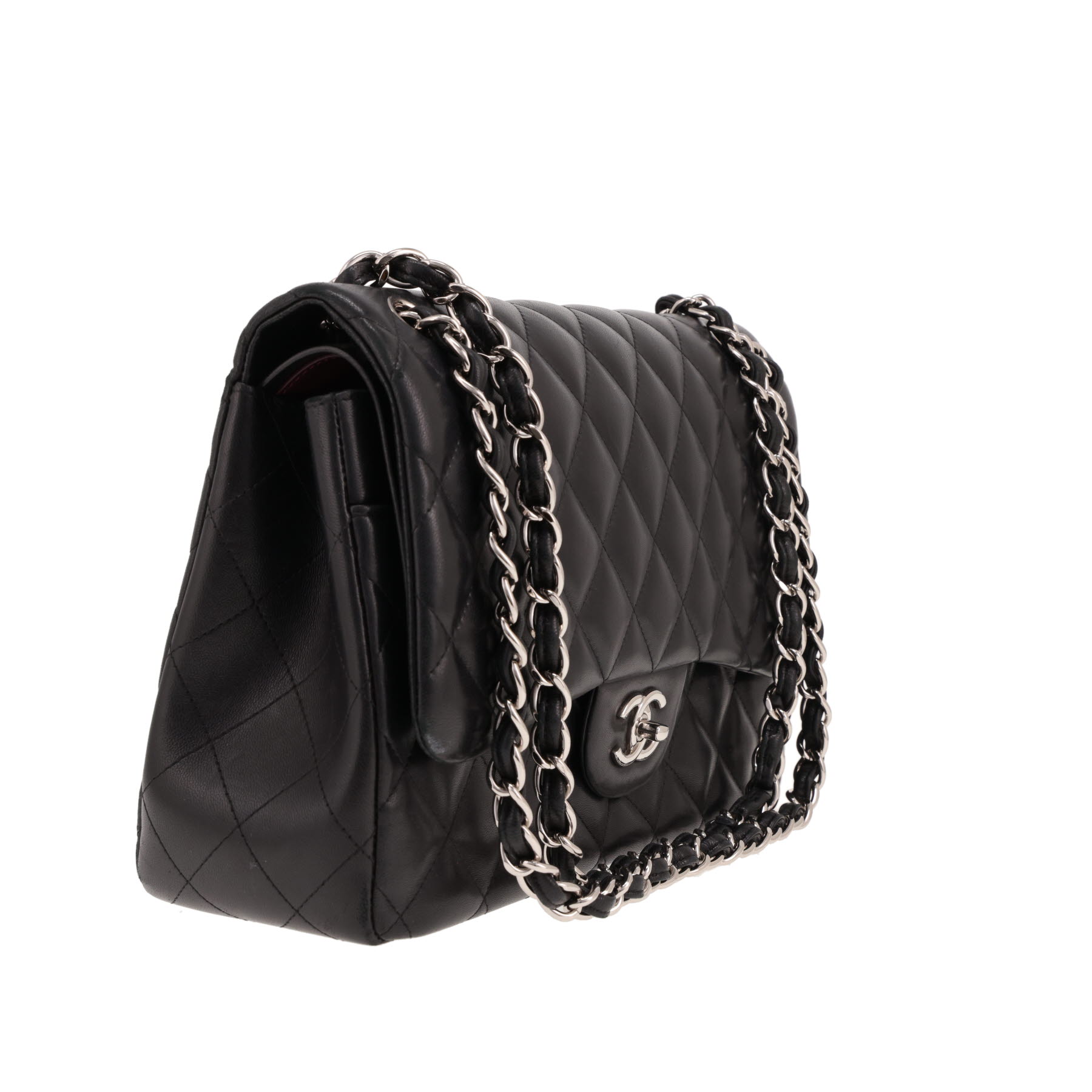 Chanel Timeless Jumbo shoulder bag in black quilted leather