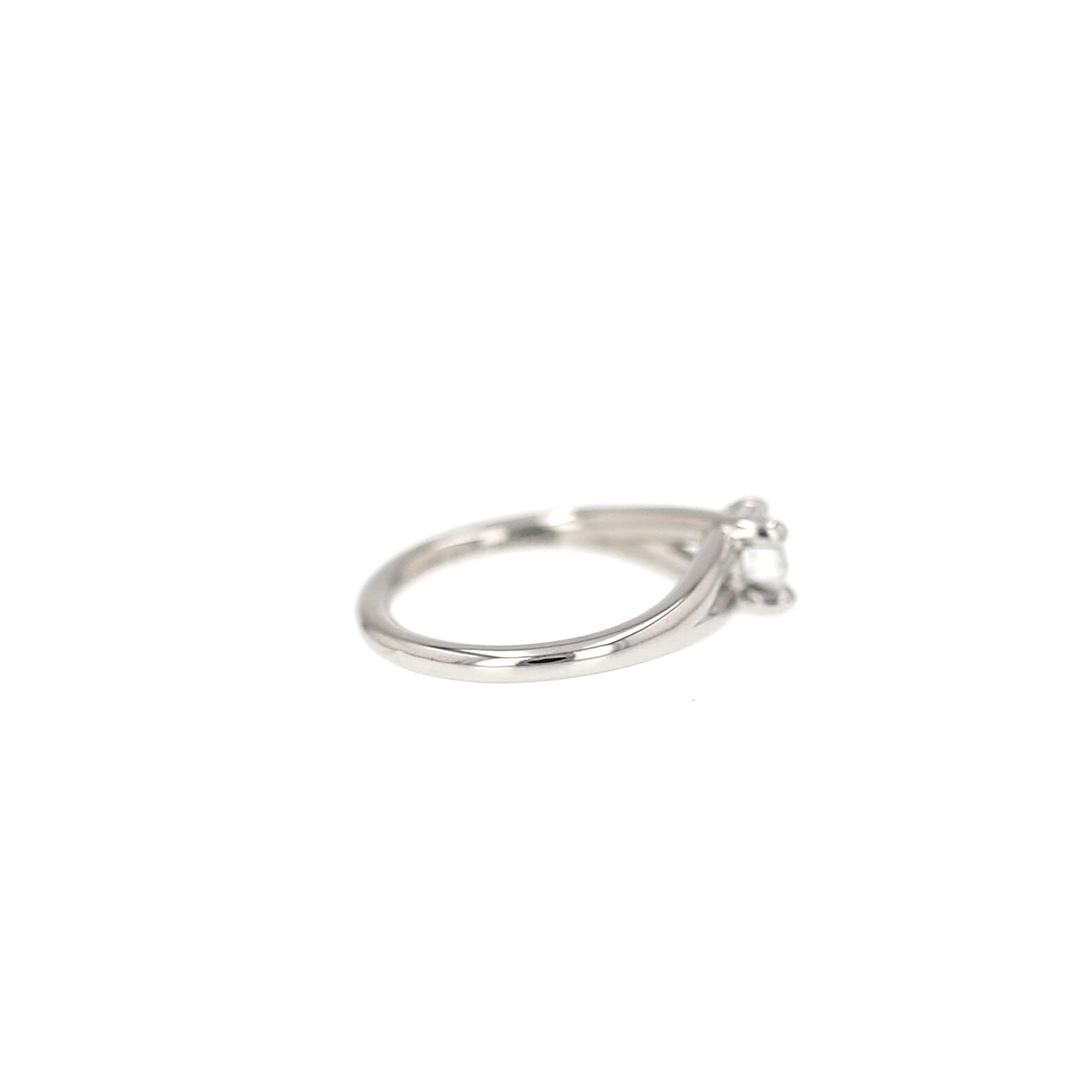 Chaumet Lien solitaire ring in platinum and diamonds
