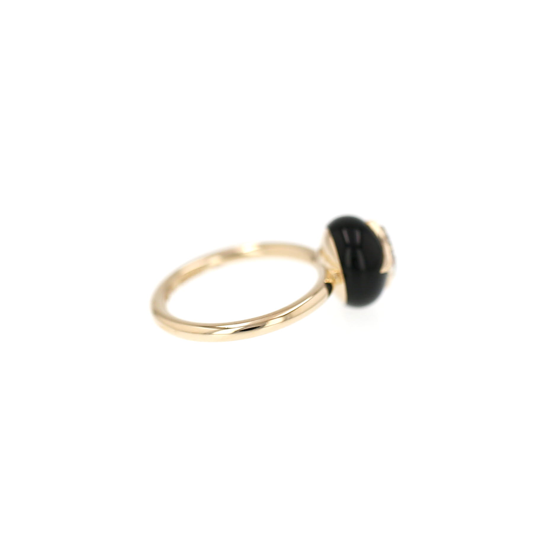 Louis Vuitton Color Blossom ring in yellow gold, onyx and diamonds